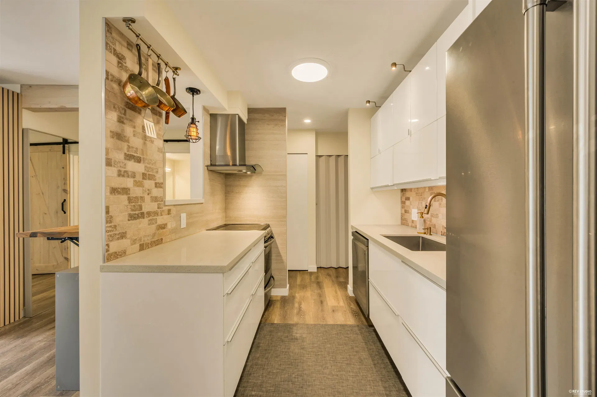 Photo 5 of 30 at #310 – 428 Agnes Street