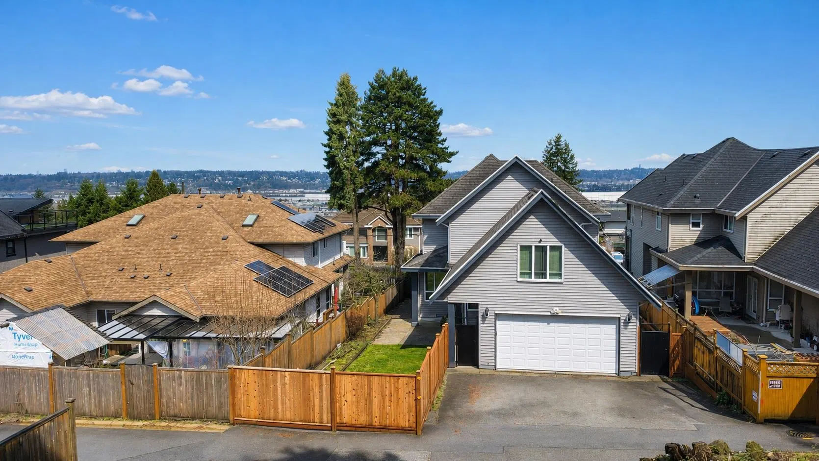 Photo 5 of 6 at 1046 Madore Avenue