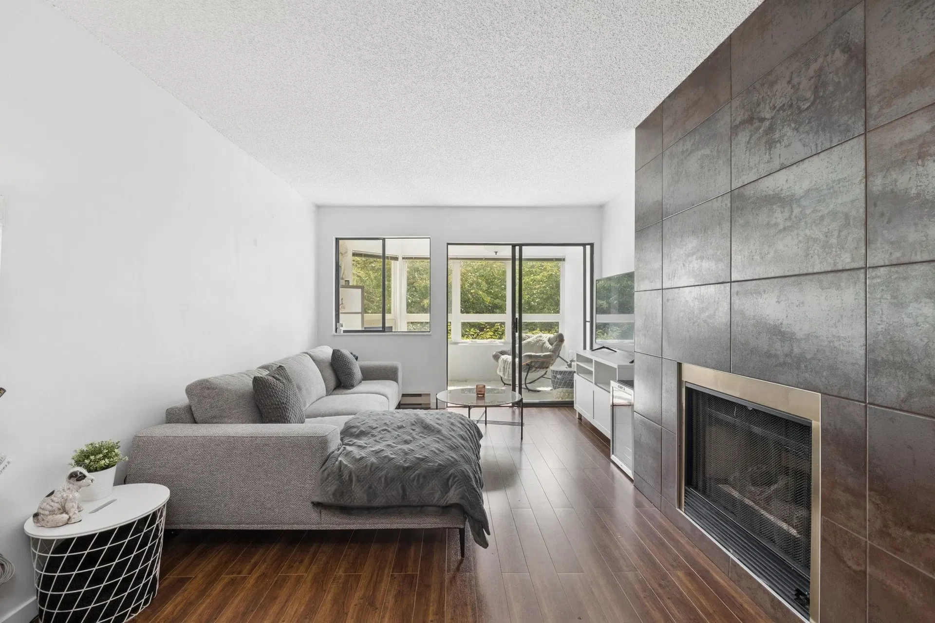 Photo 3 of 20 at #204 – 1155 Ross Rd