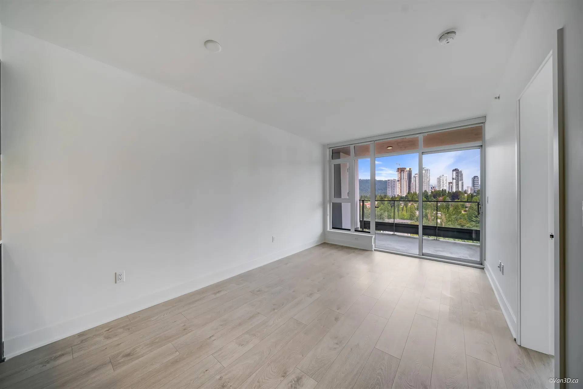 Photo 2 of 33 at #1801 – 450 Westview Street