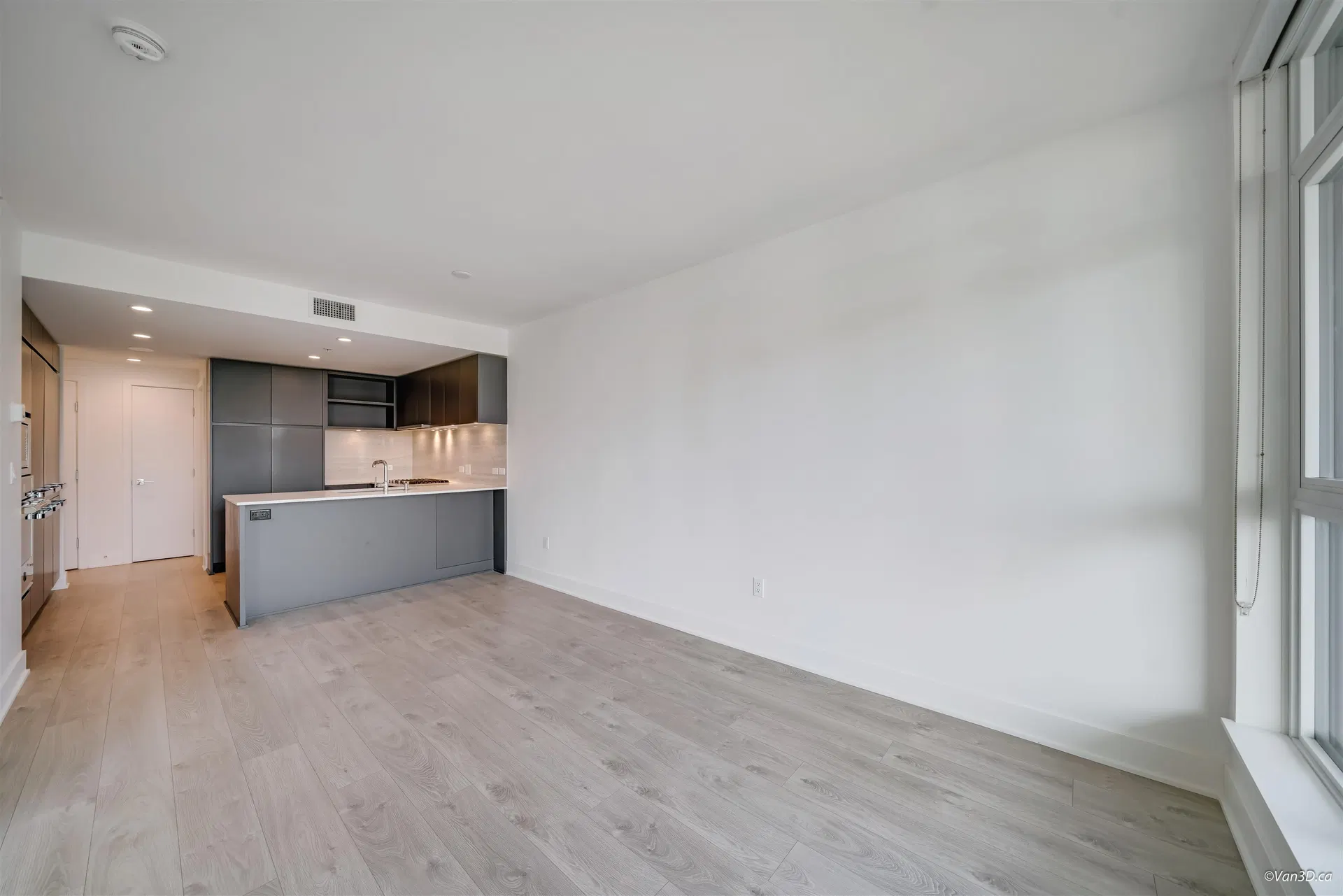 Photo 4 of 33 at #1801 – 450 Westview Street