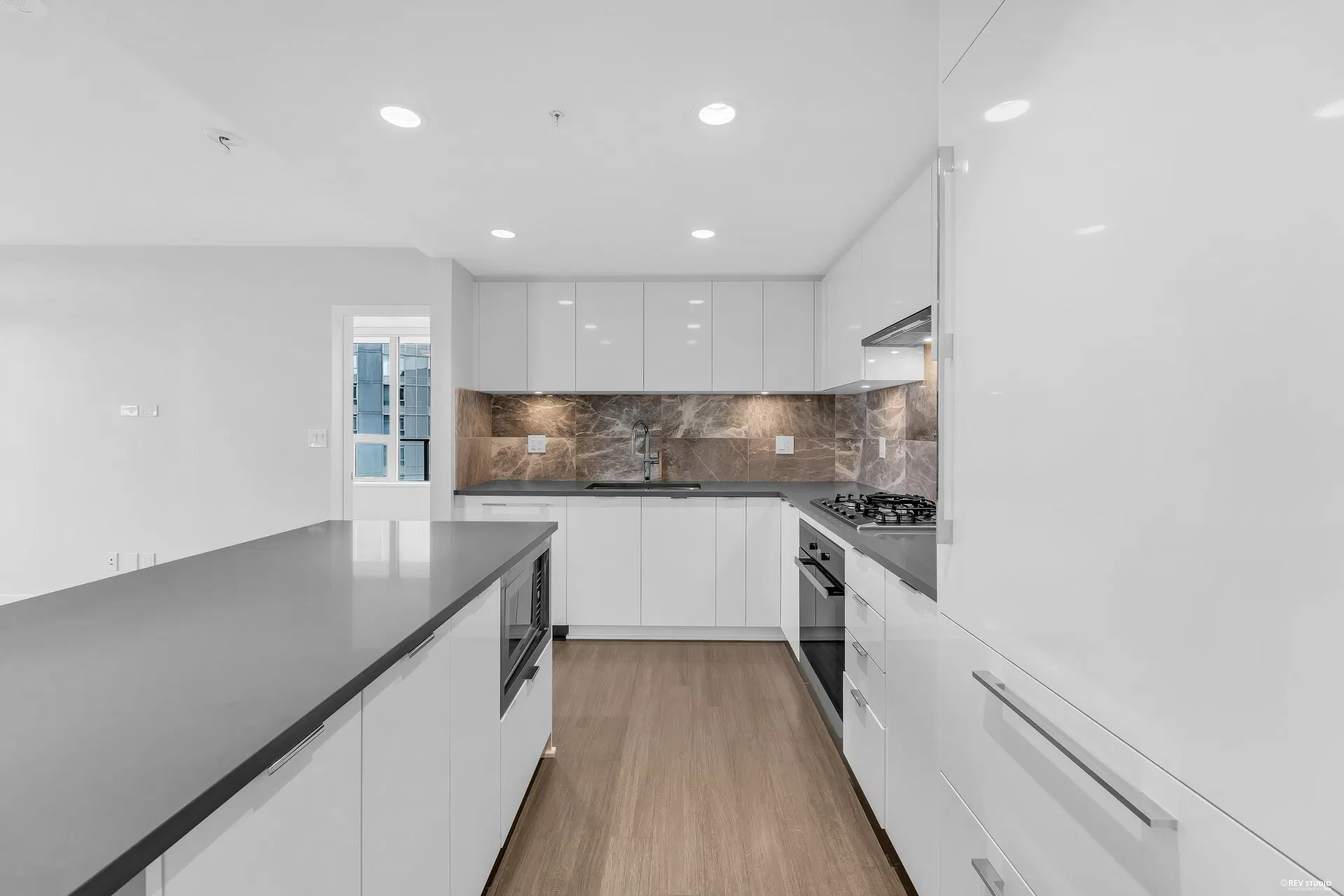 Photo 5 of 34 at #1107 – 3699 Sexsmith Road