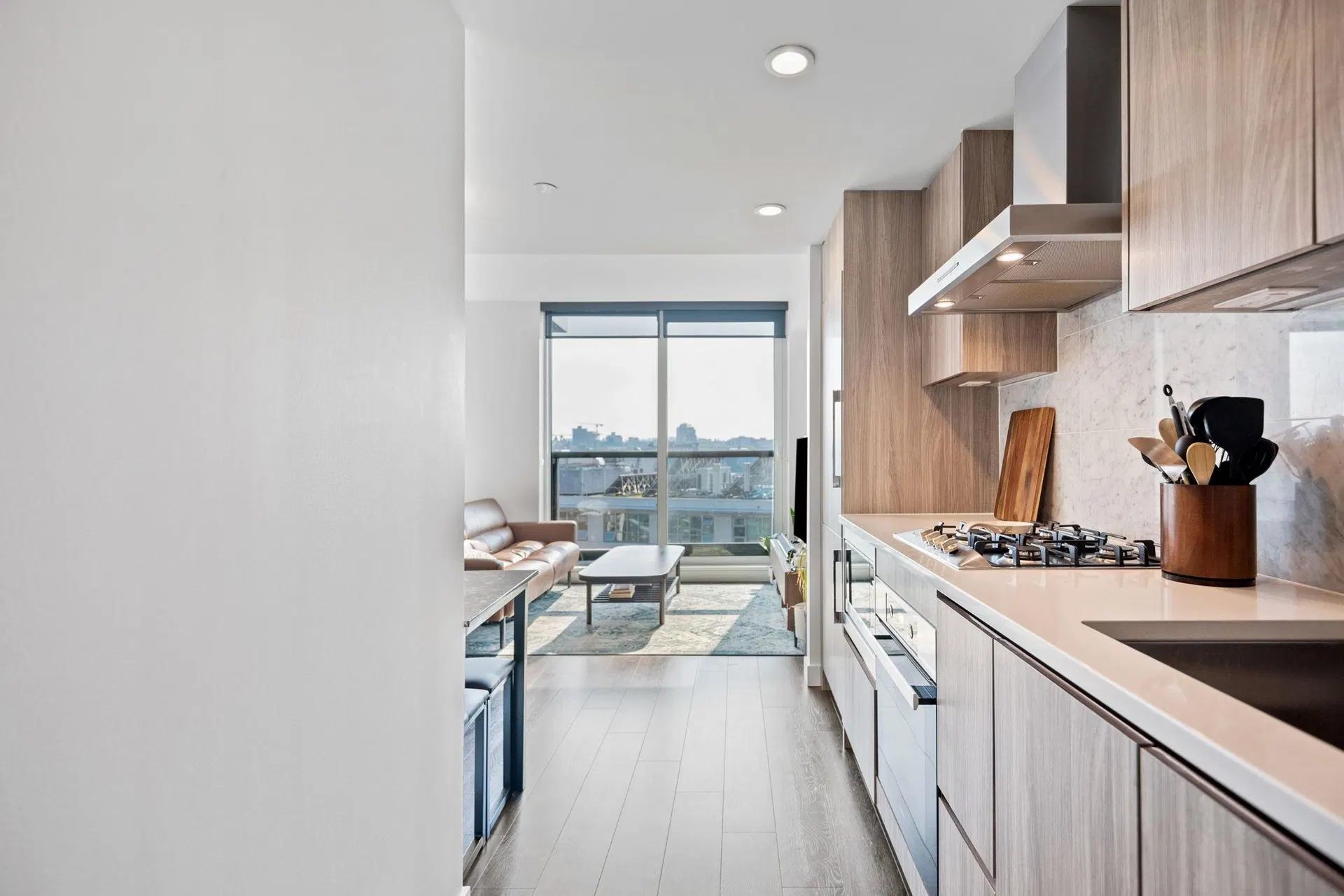 Photo 4 of 16 at #1501 – 1768 Cook Street