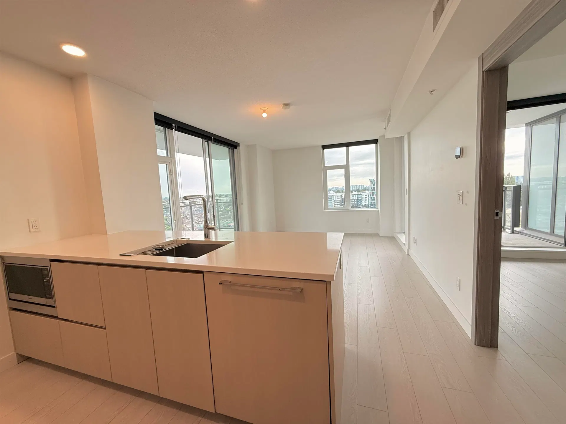 Photo 1 of 40 at #1503 – 3300 Ketcheson Road