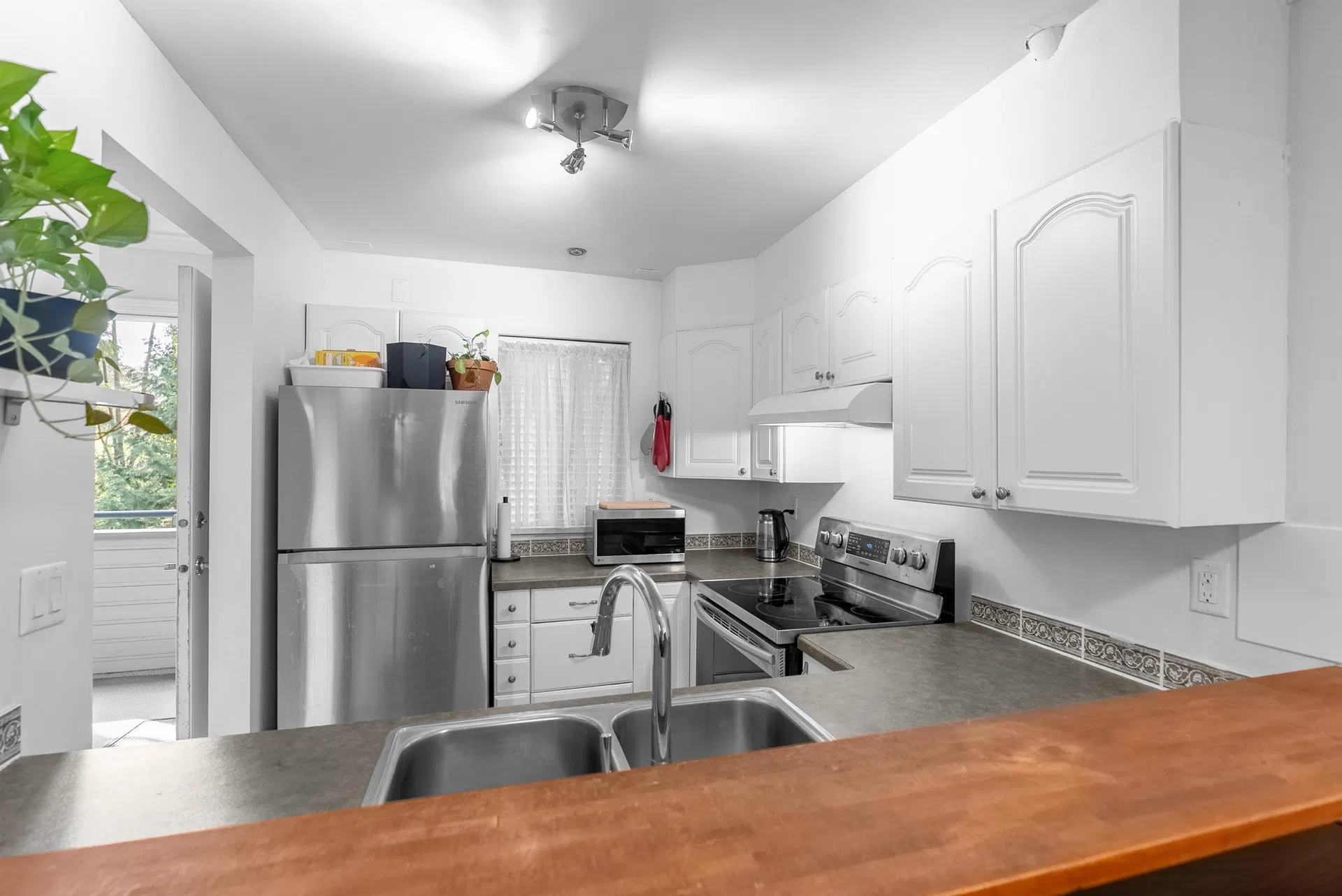 Photo 1 of 19 at #35 – 2978 Walton Avenue