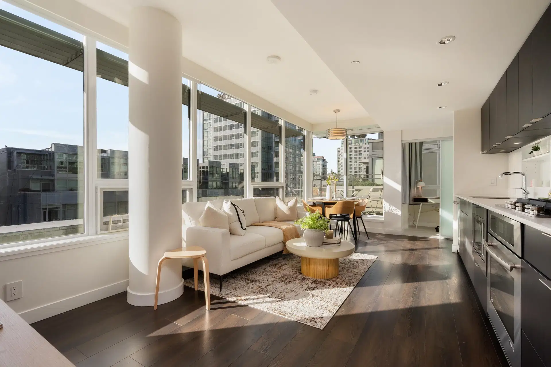 #608 – 161 1st Avenue