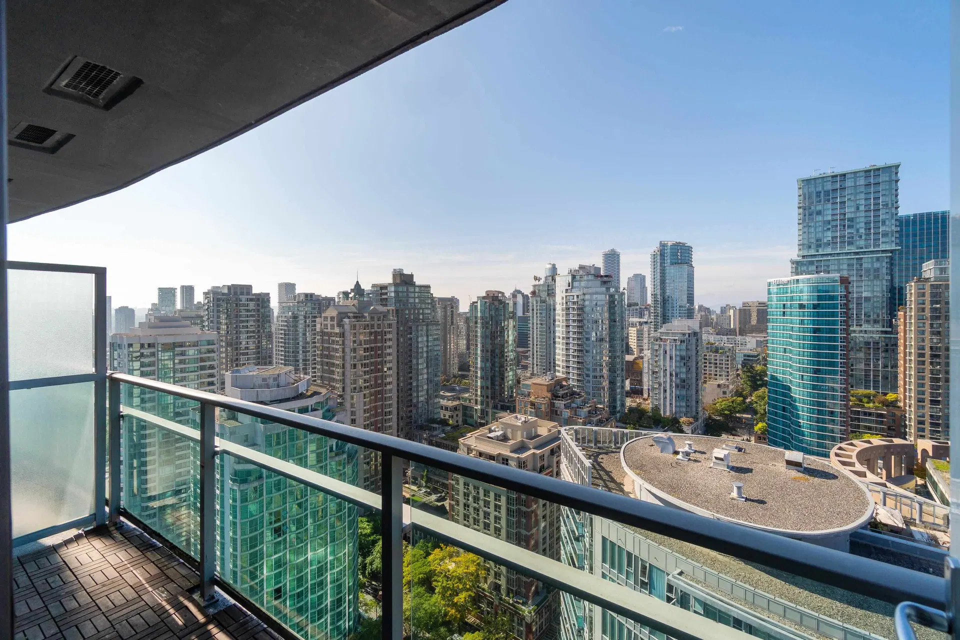 Photo 2 of 35 at #3301 – 233 Robson Street