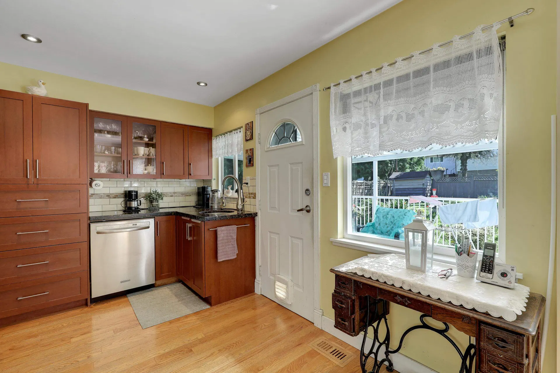 Photo 4 of 40 at 11230 Lansdowne Drive