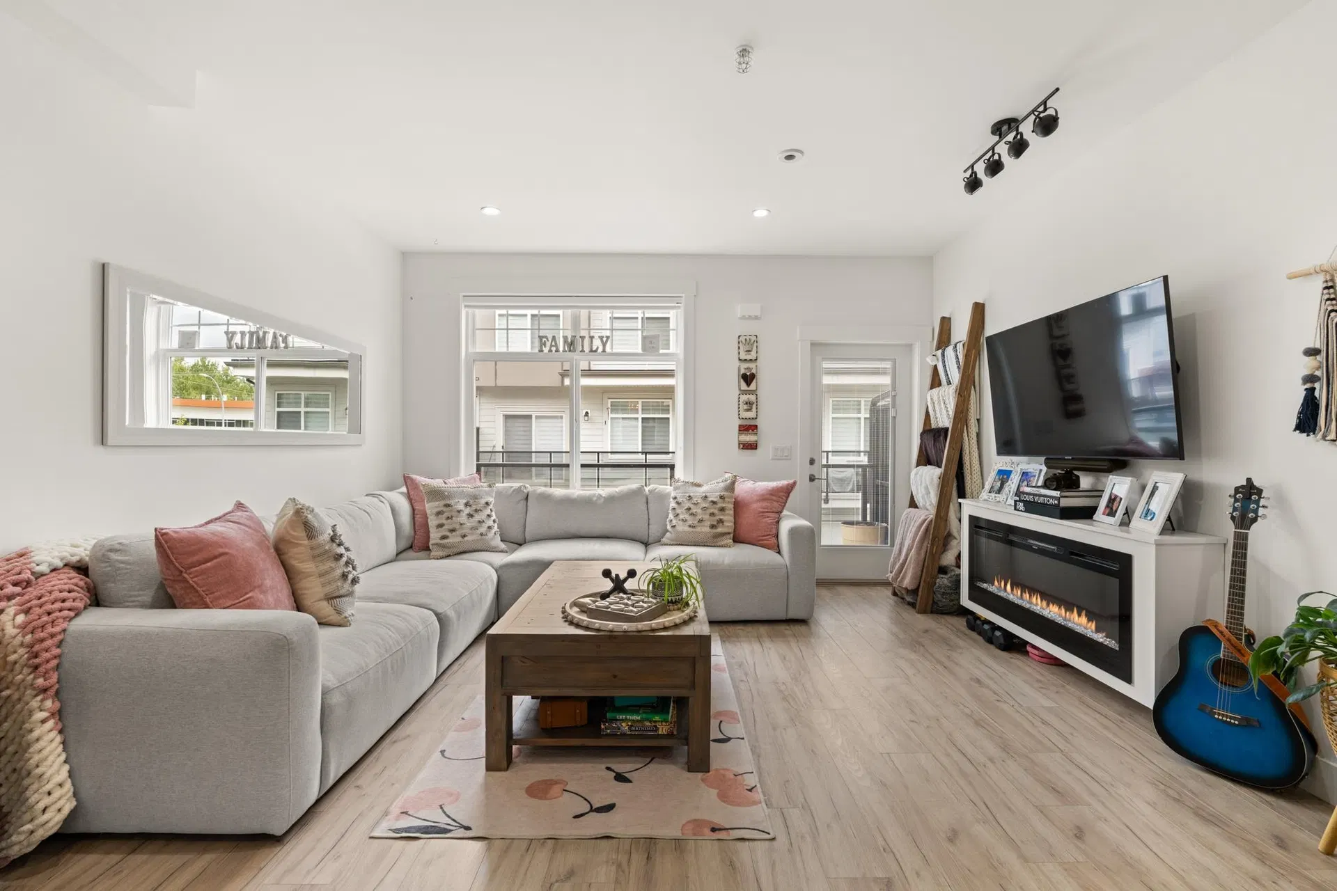 Photo 4 of 36 at #13 – 4771 224 Street