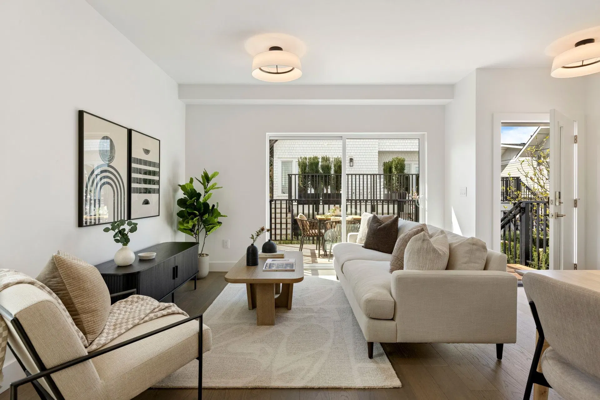 Photo 3 of 25 at #1 – 328 W 14th Street