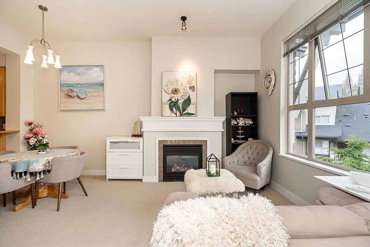 Photo 3 of 40 at #1406 – 4655 Valley Drive