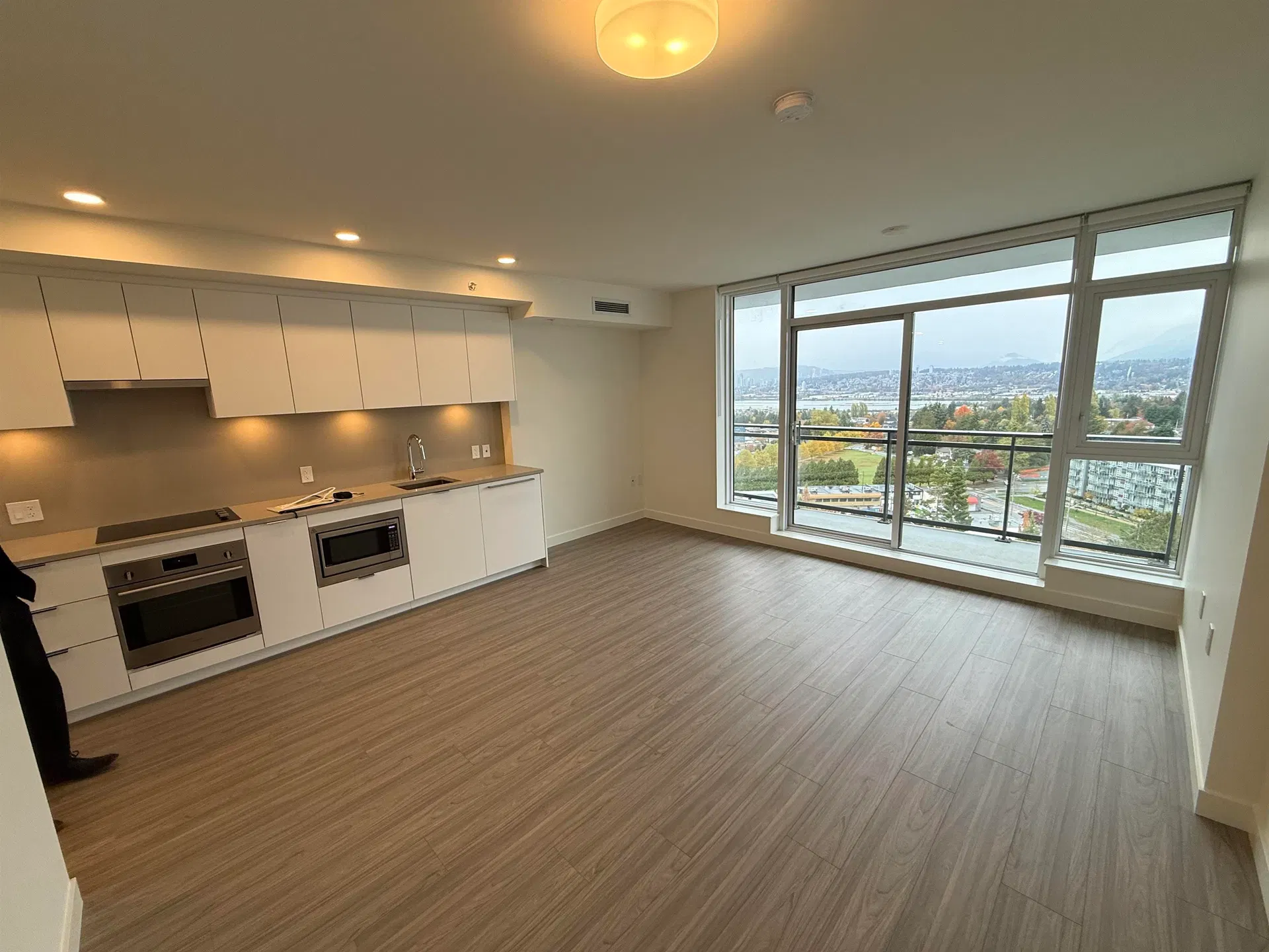 Photo 1 of 9 at #1510 – 13675 107a Avenue
