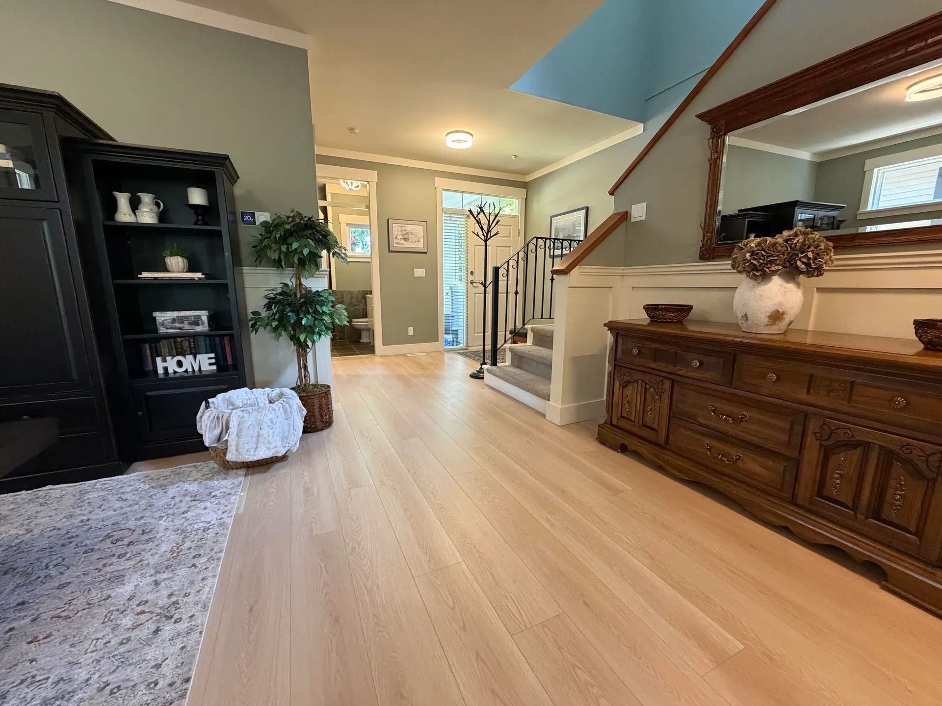 Photo 4 of 40 at 15556 Goggs Avenue
