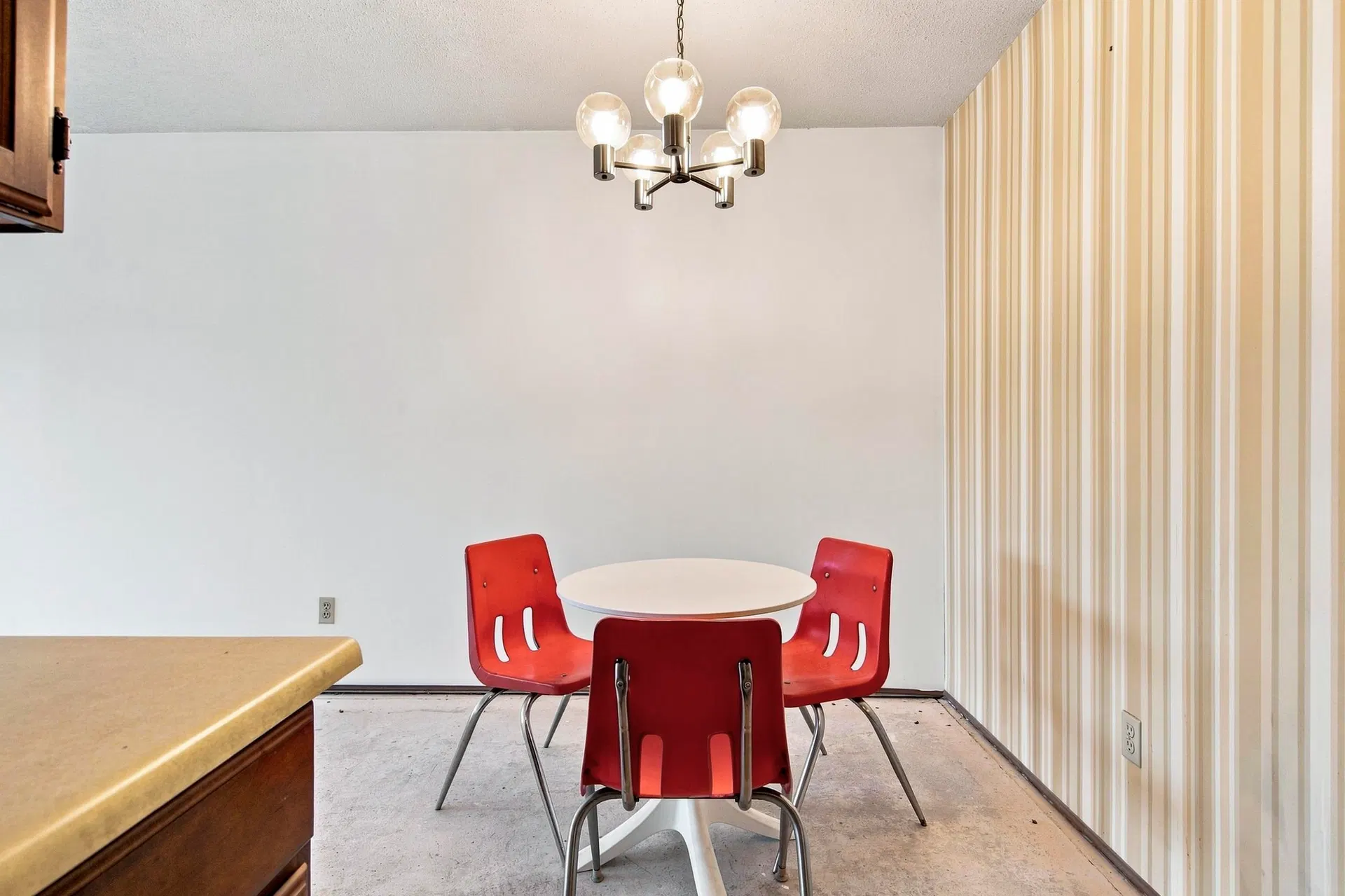 Photo 4 of 27 at #205 – 1825 W 8th Avenue