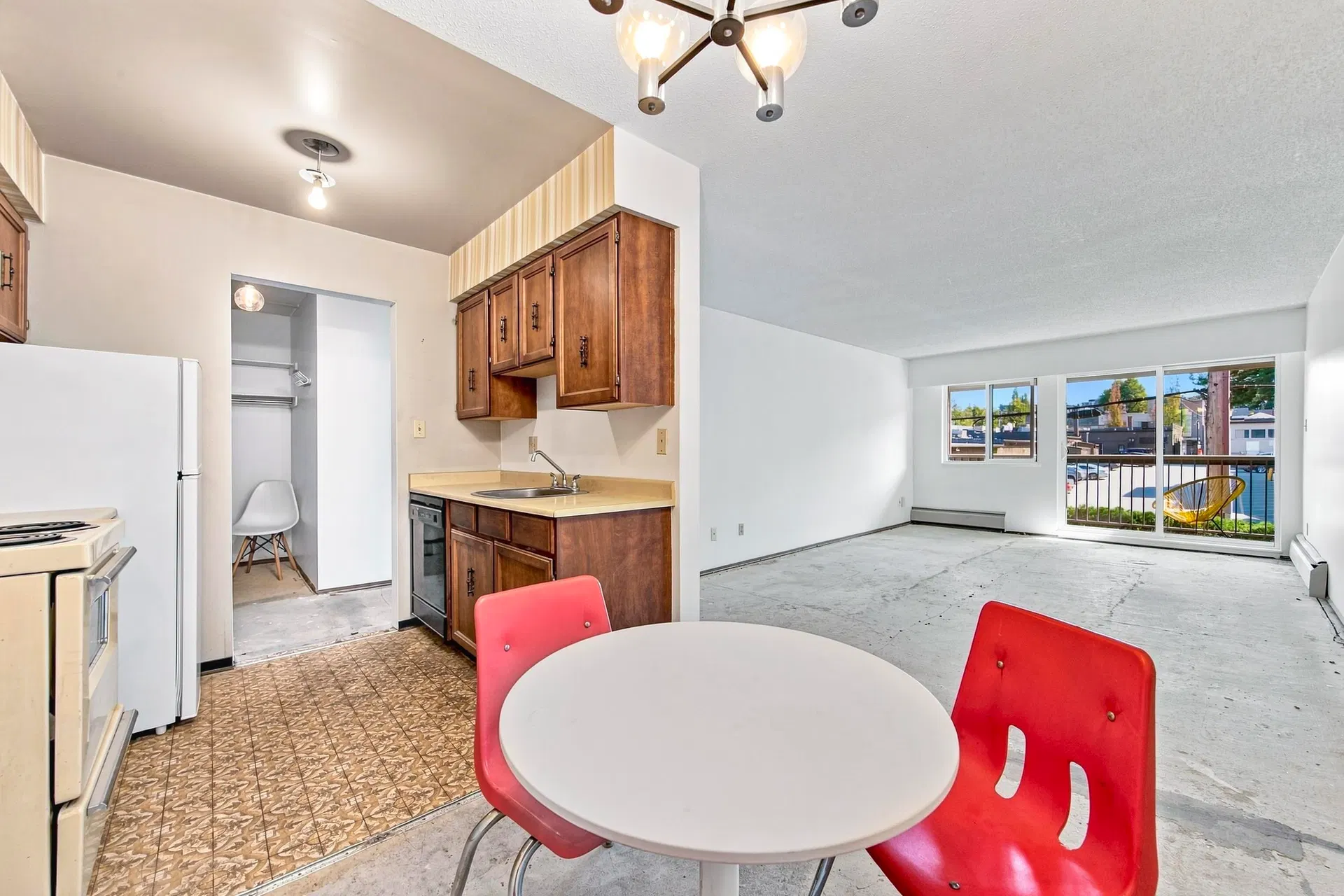 Photo 5 of 27 at #205 – 1825 W 8th Avenue