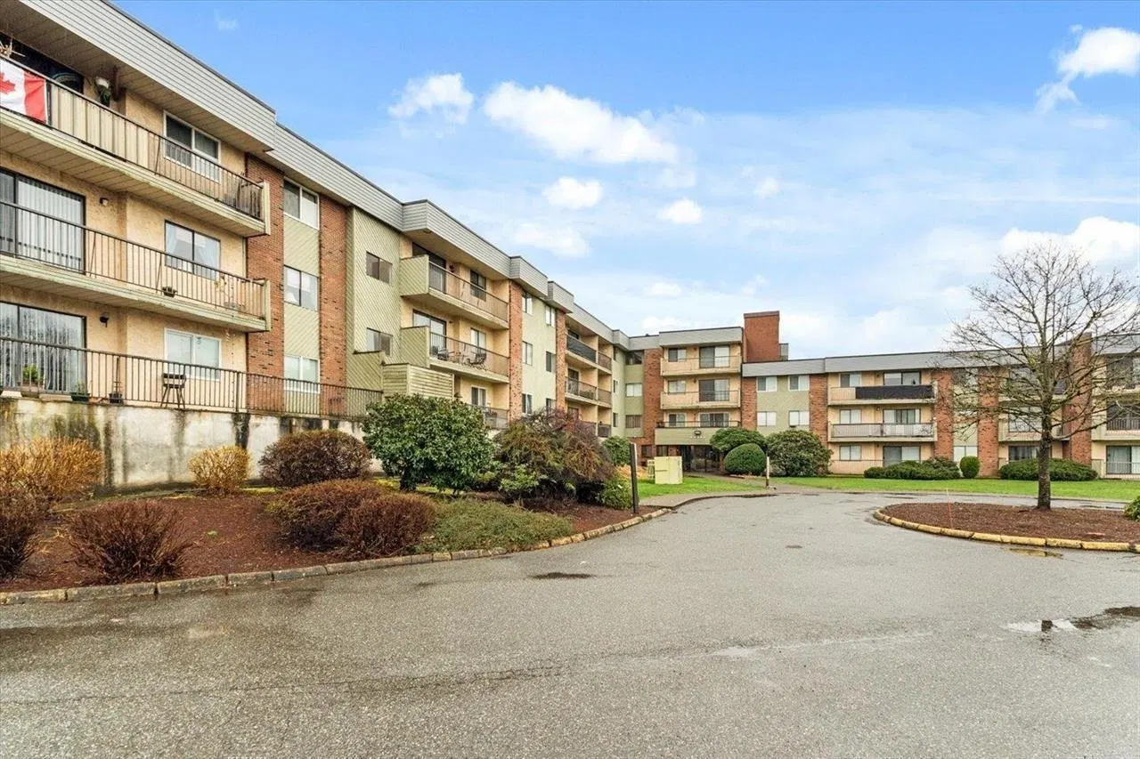 Photo 2 of 18 at #209 – 45598 Mcintosh Drive