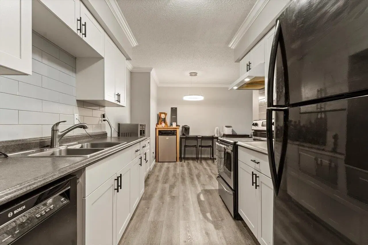 Photo 3 of 18 at #209 – 45598 Mcintosh Drive