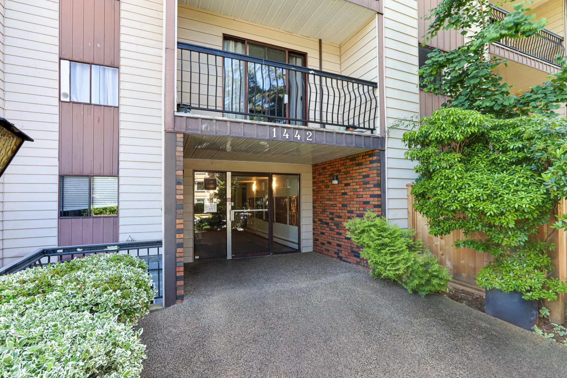 Photo 3 of 32 at #119 – 1442 Blackwood Street