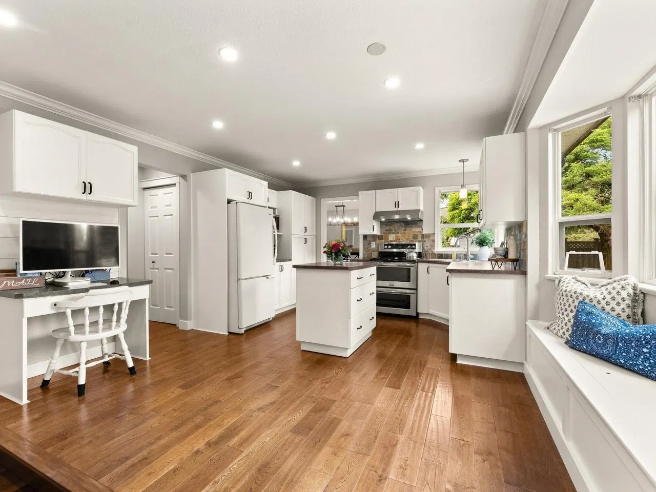 Photo 5 of 40 at 6089 185 Street