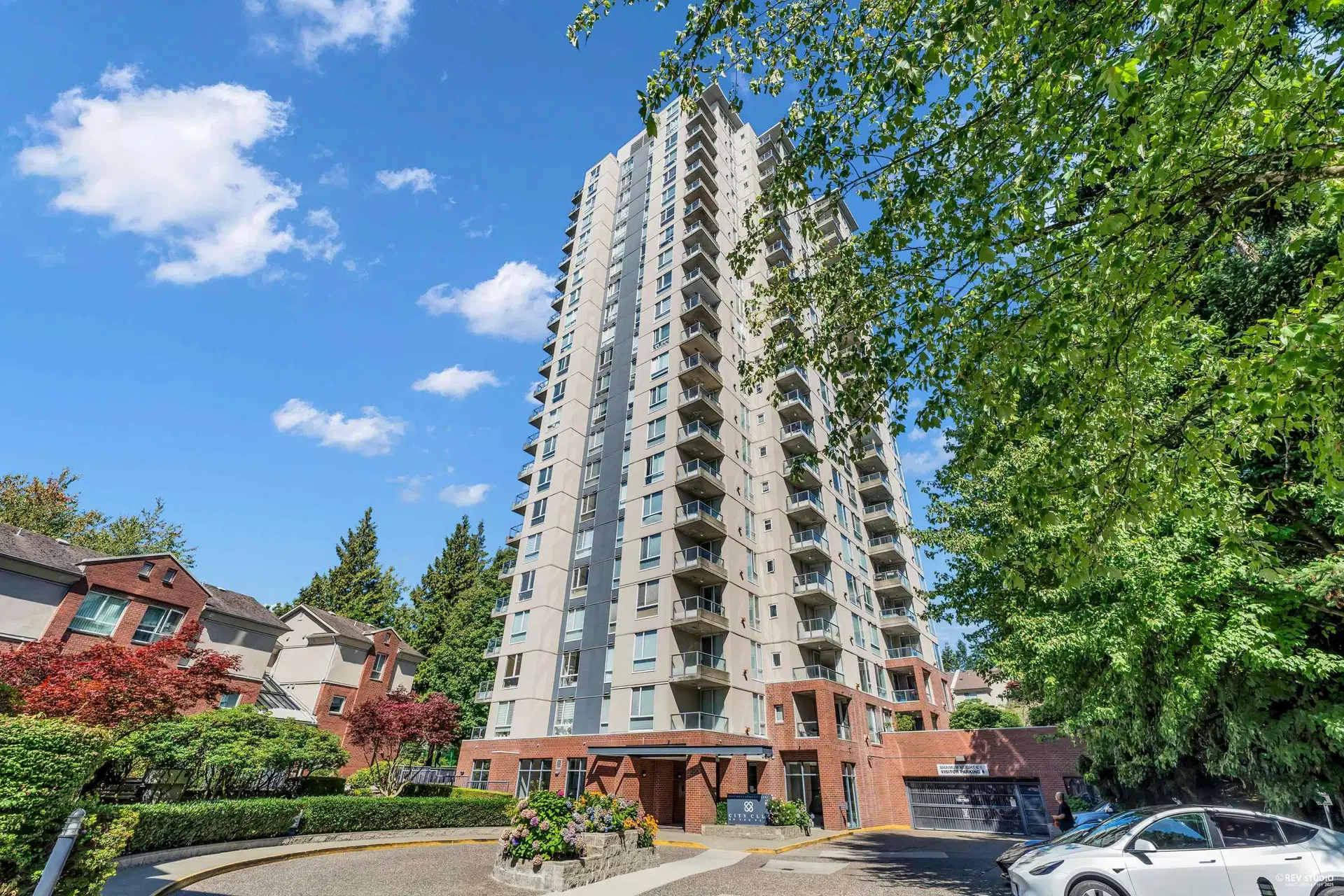 #601 – 7077 Beresford Street