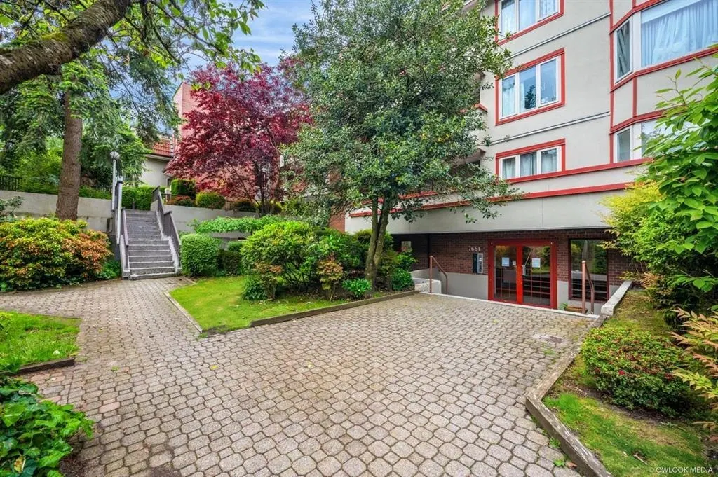 Photo 2 of 32 at #129 – 7651 Minoru Boulevard