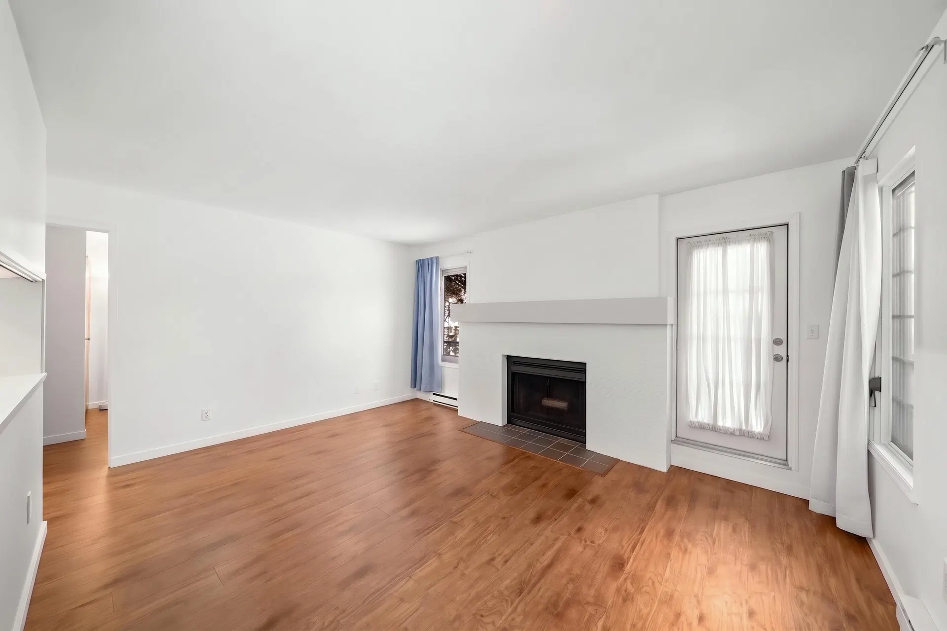 Photo 4 of 32 at #129 – 7651 Minoru Boulevard