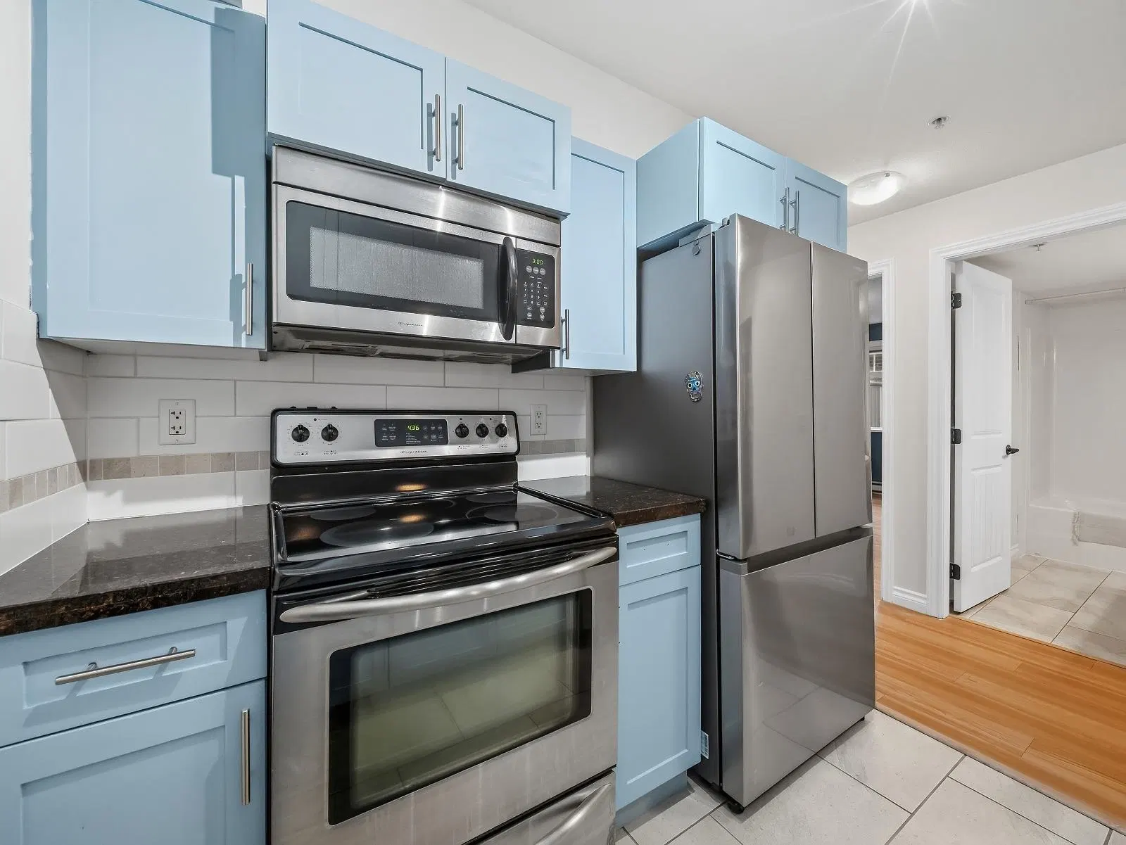 Photo 4 of 21 at #146 – 5660 201a Street