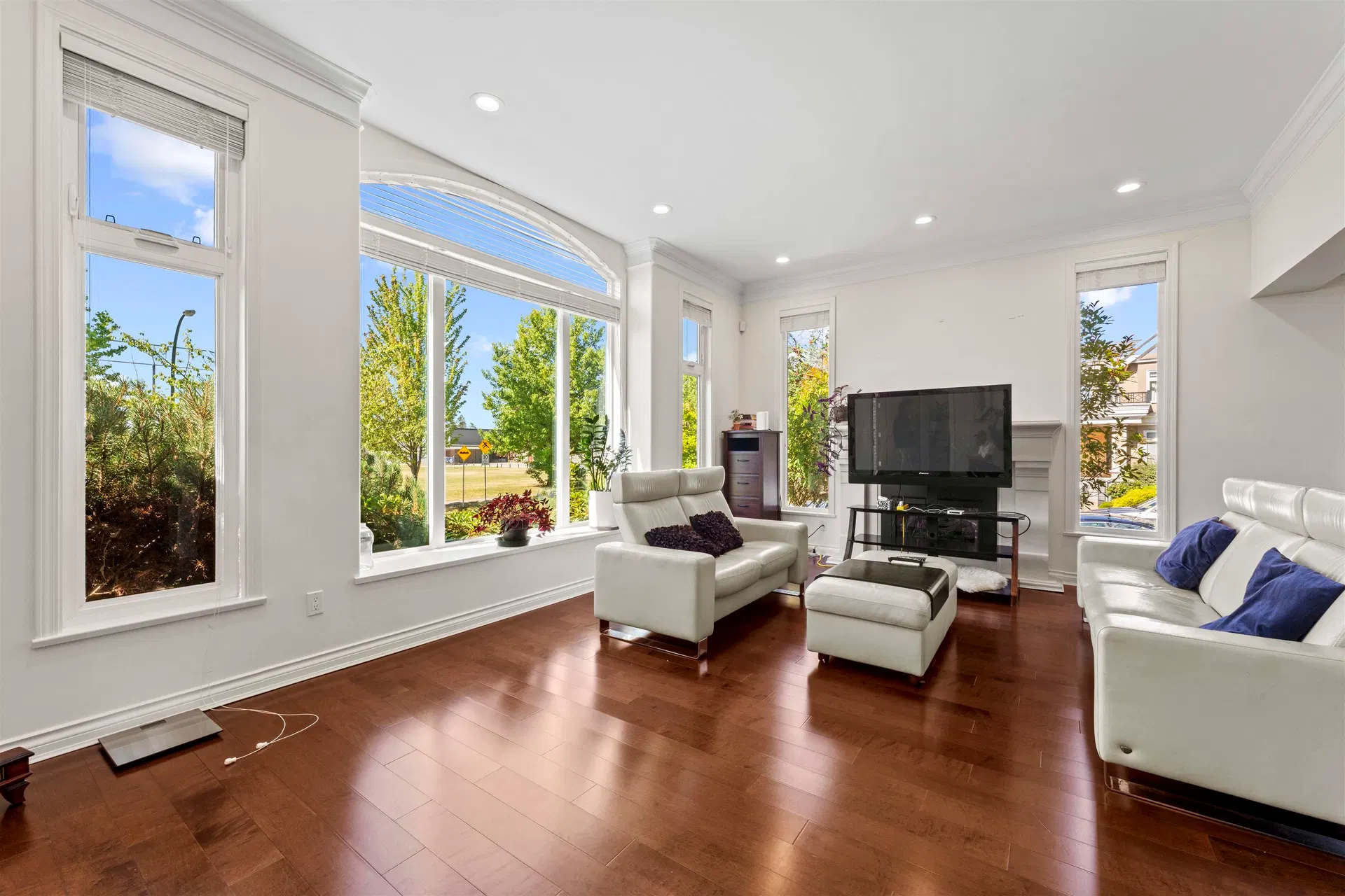 Photo 2 of 40 at 1199 W 43rd Avenue