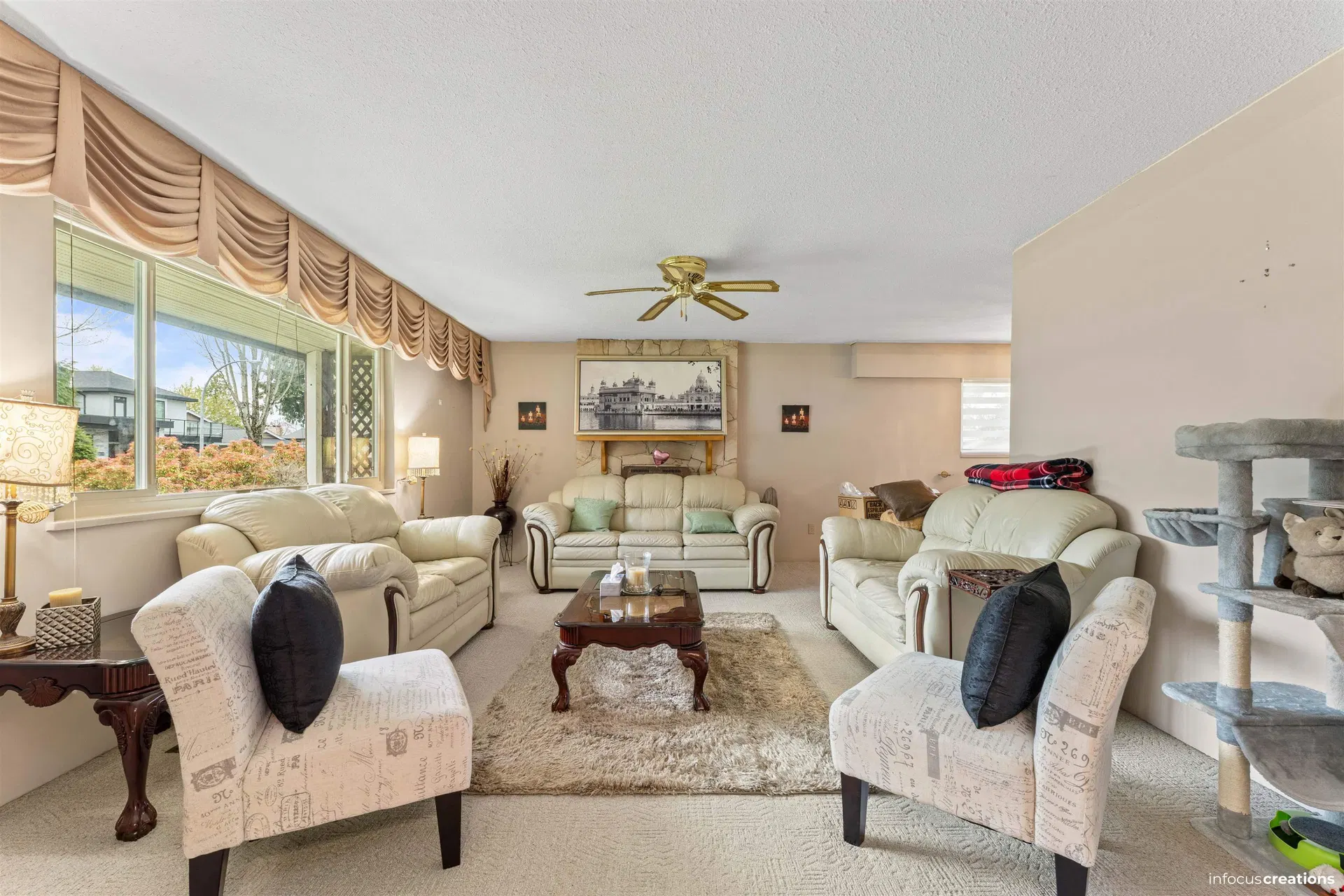 Photo 3 of 35 at 15156 93 Avenue