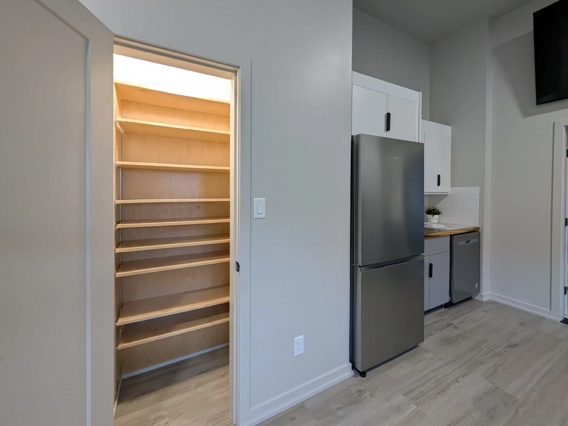 Photo 4 of 16 at #3 – 1307 Eagle Drive
