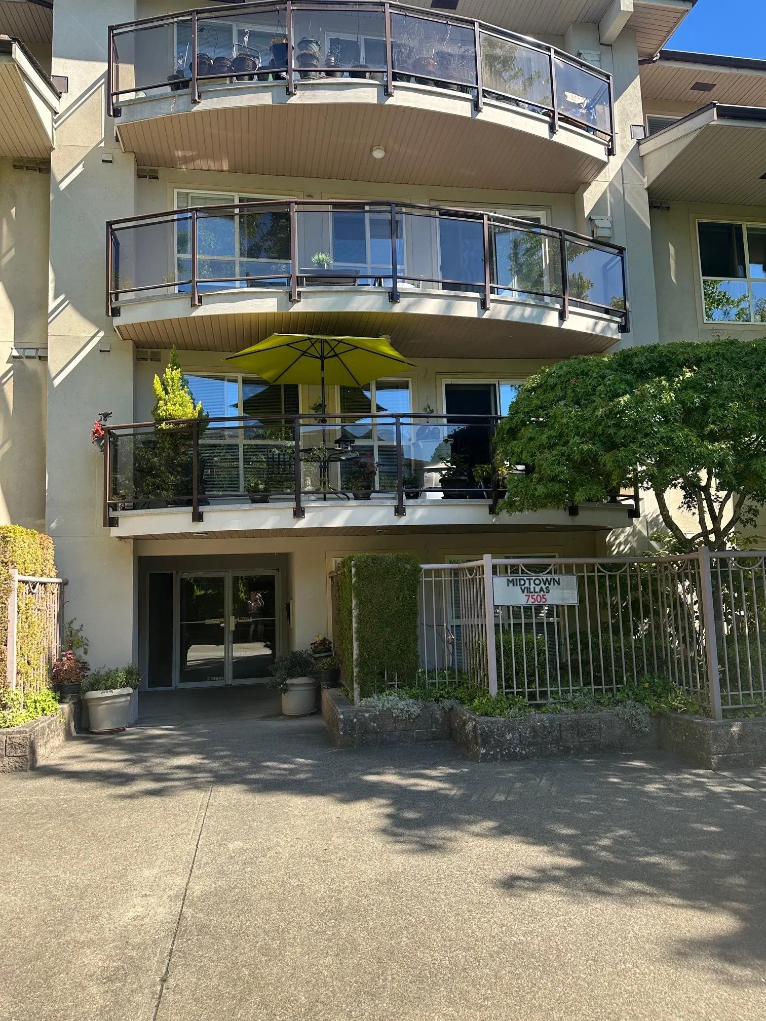 Photo 1 of 3 at #212 – 7505 138 Street