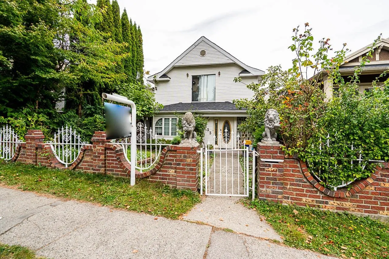Photo 1 of 2 at 333 E 28th Avenue