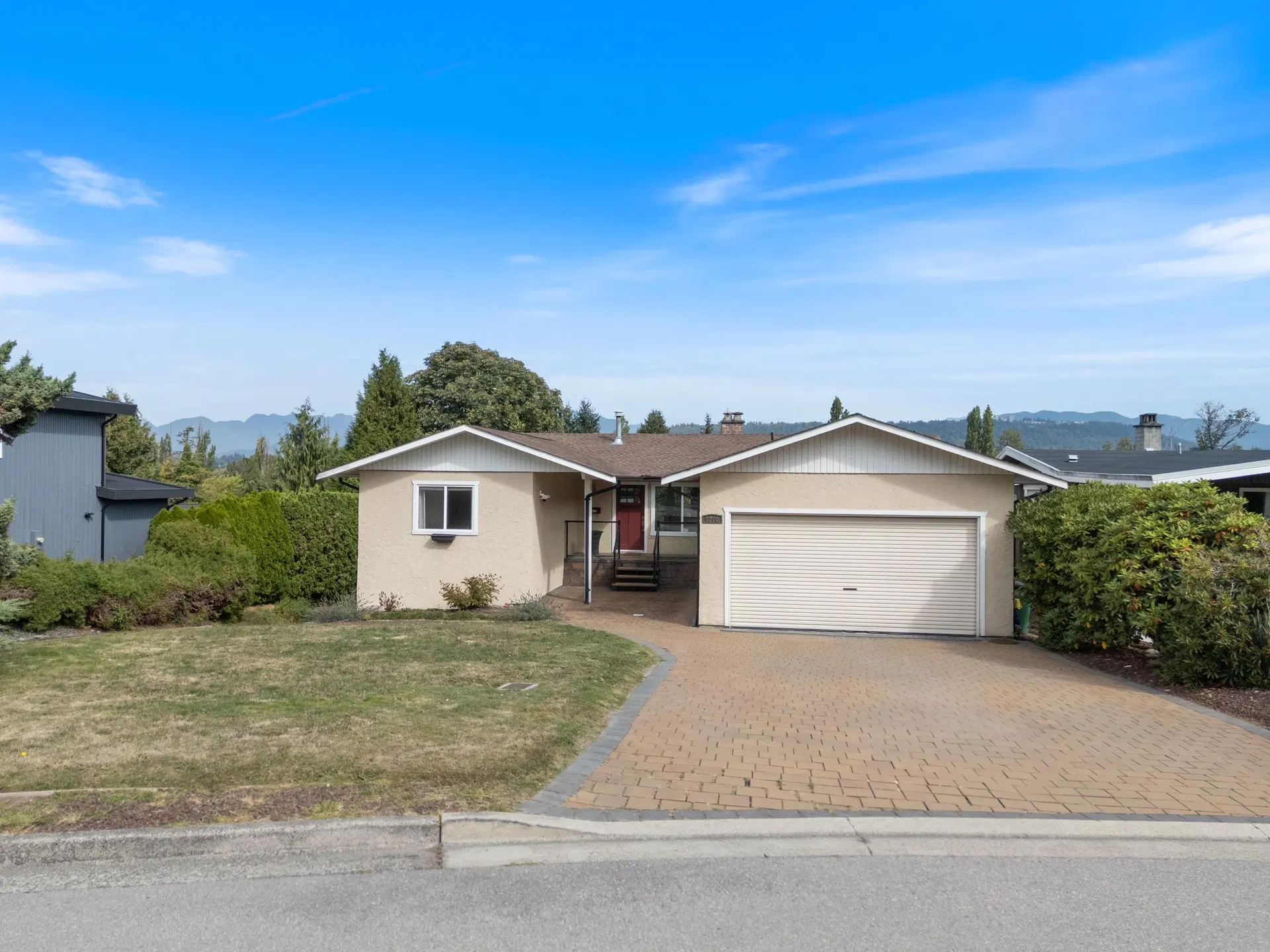 Photo 2 of 40 at 8200 Burnfield Crescent