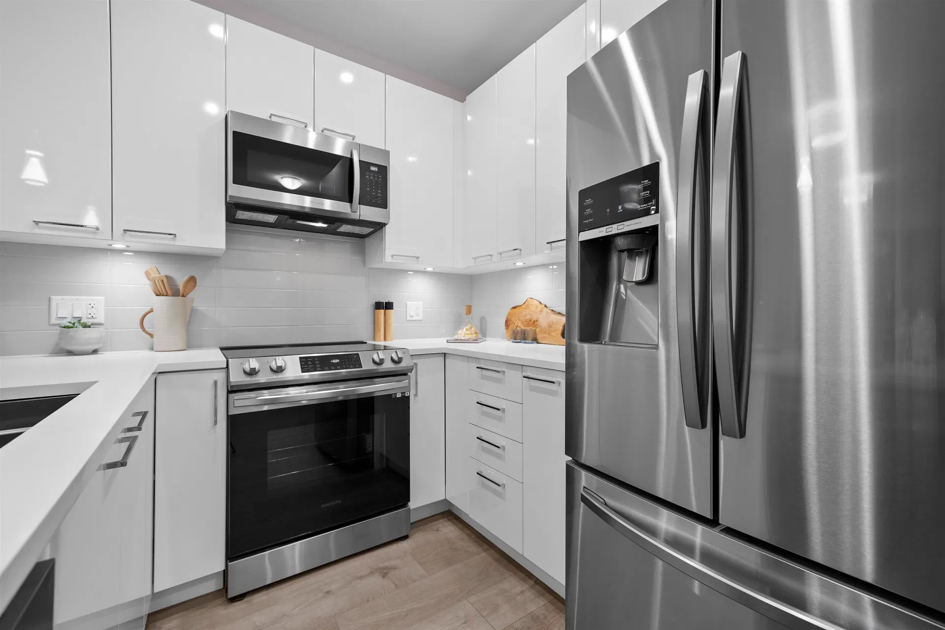 Photo 4 of 28 at #202 – 7375 Horne Street
