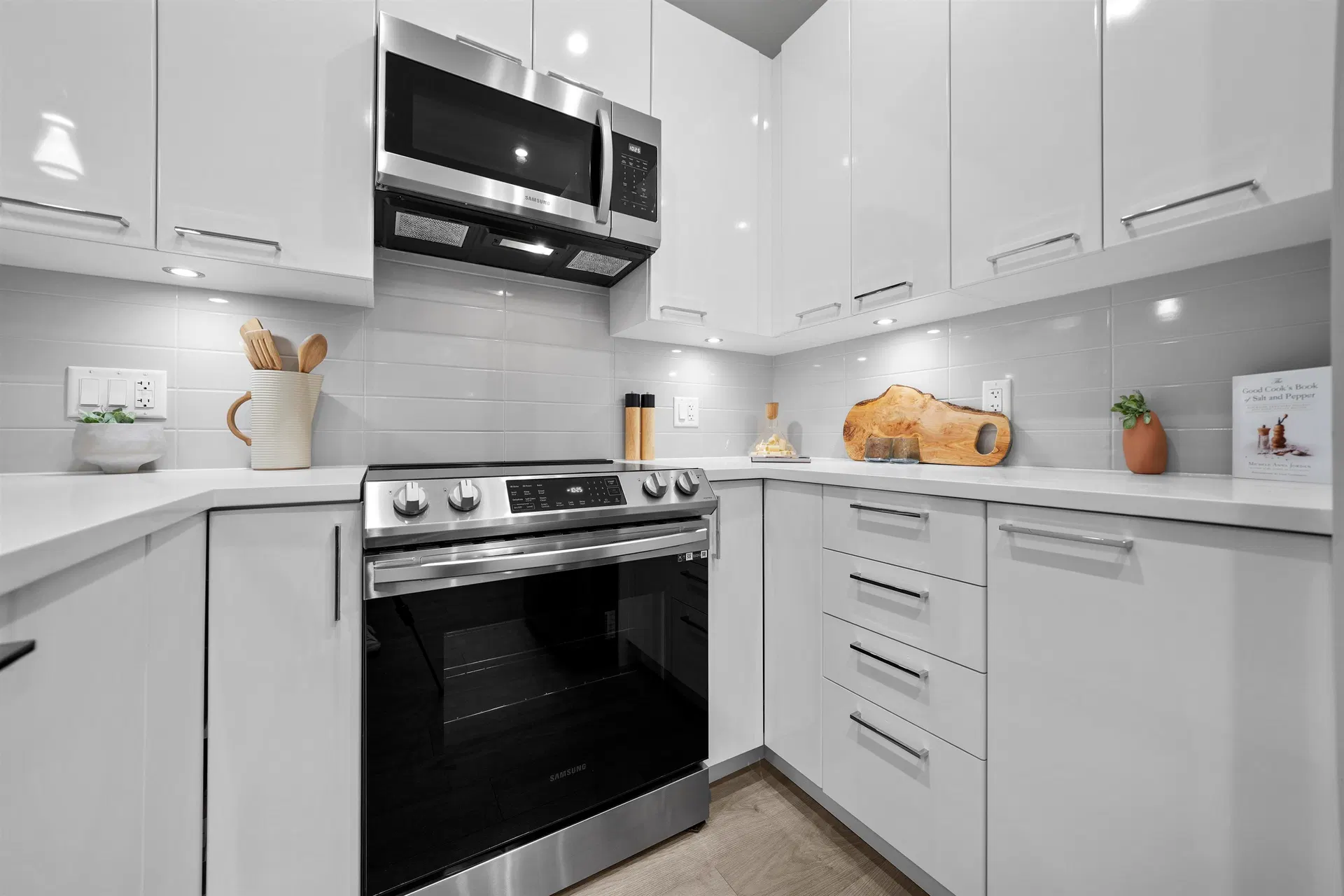 Photo 5 of 28 at #202 – 7375 Horne Street