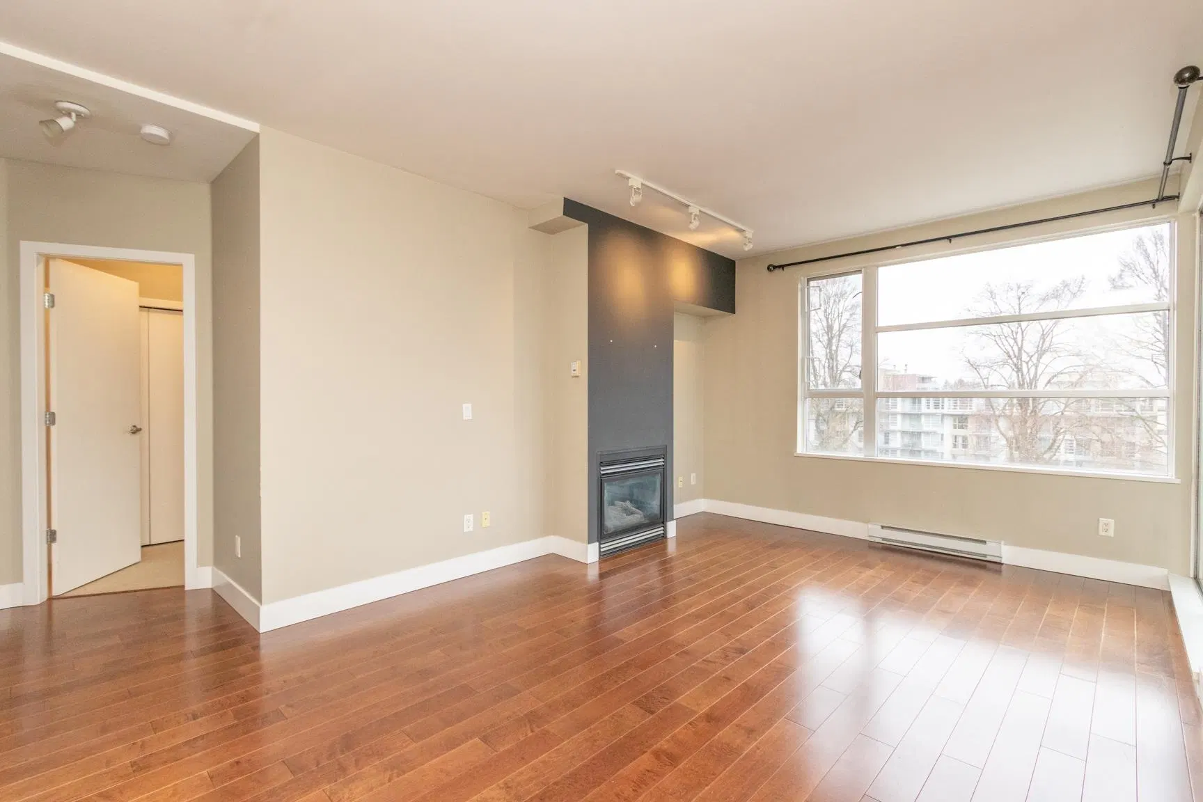 Photo 5 of 14 at #612 – 2655 Cranberry Drive