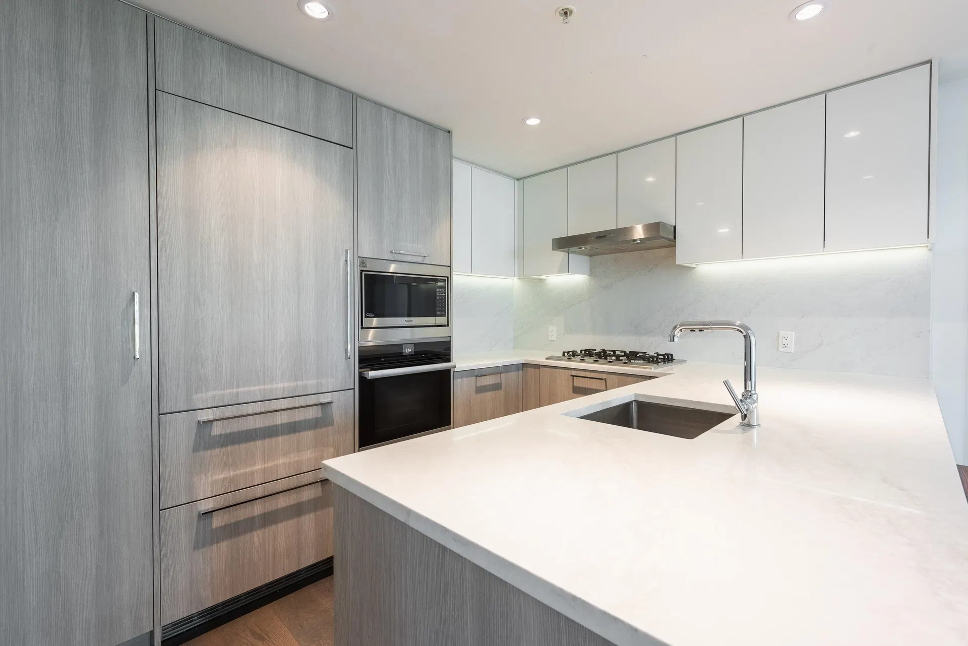 Photo 4 of 14 at #607 – 3280 Corvette Way