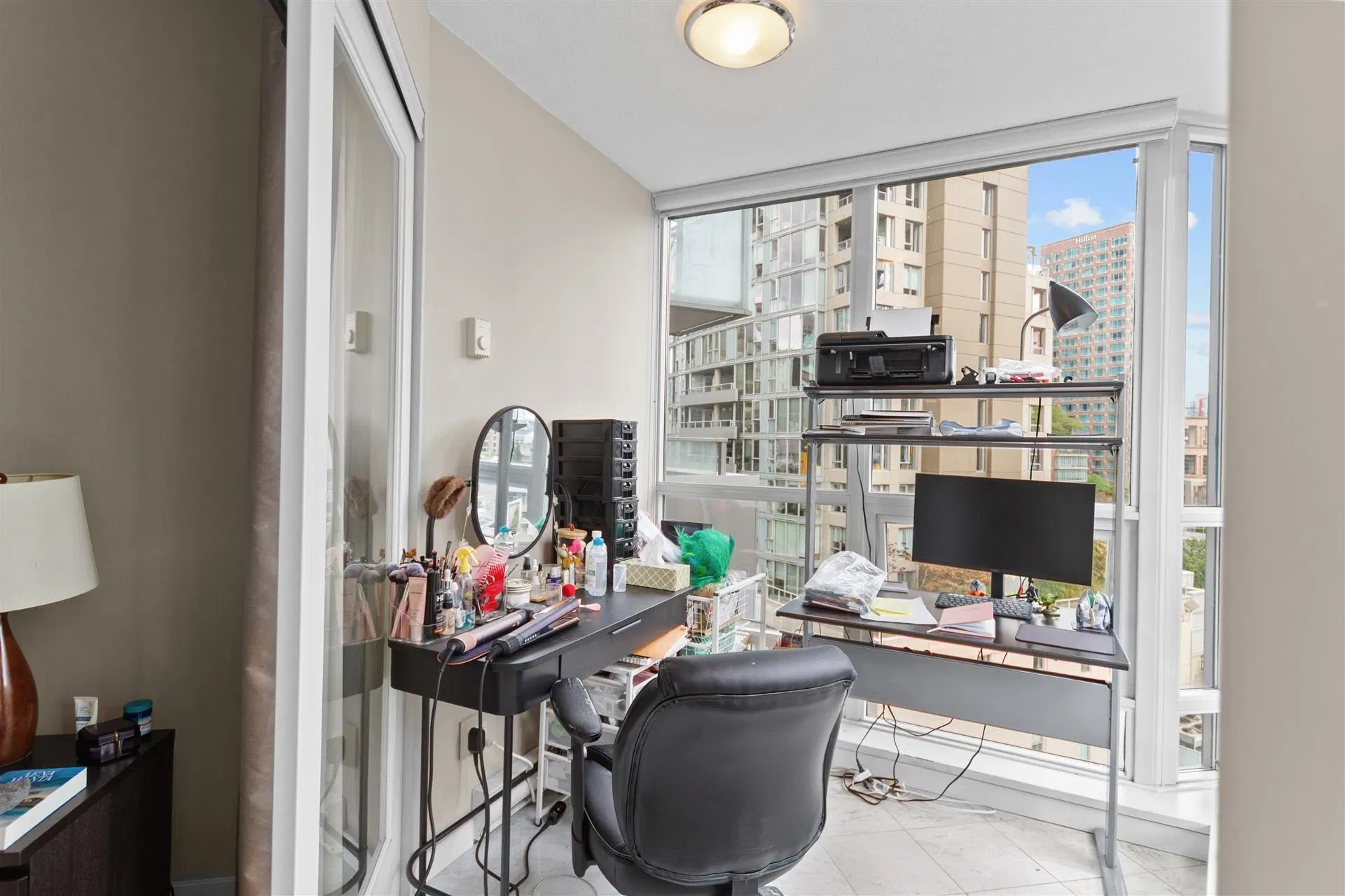 Photo 2 of 25 at #708 – 833 Seymour Street