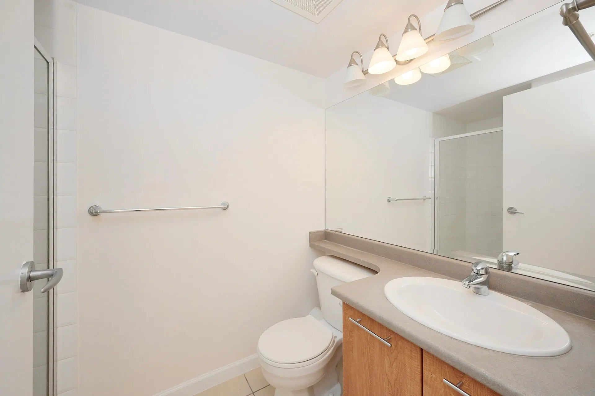 Photo 3 of 30 at #1703 – 7831 Westminster Highway