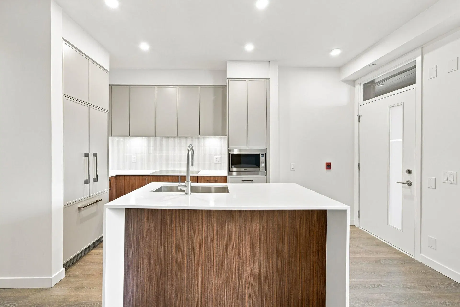 Photo 4 of 34 at #102 – 956 Lytton Street
