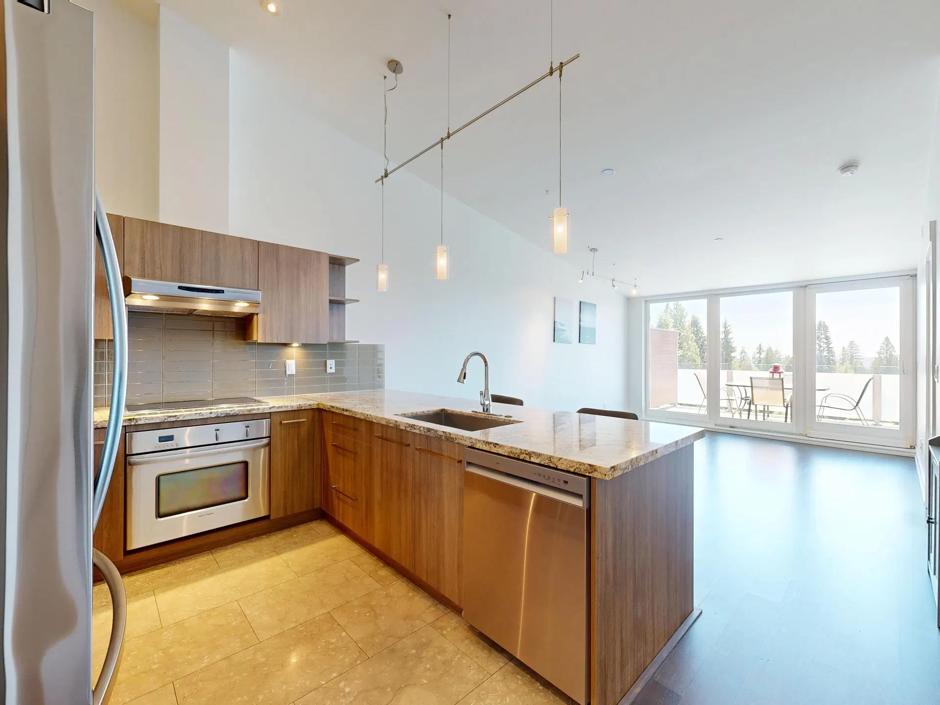 Photo 3 of 40 at #402 – 650 Evergreen Place
