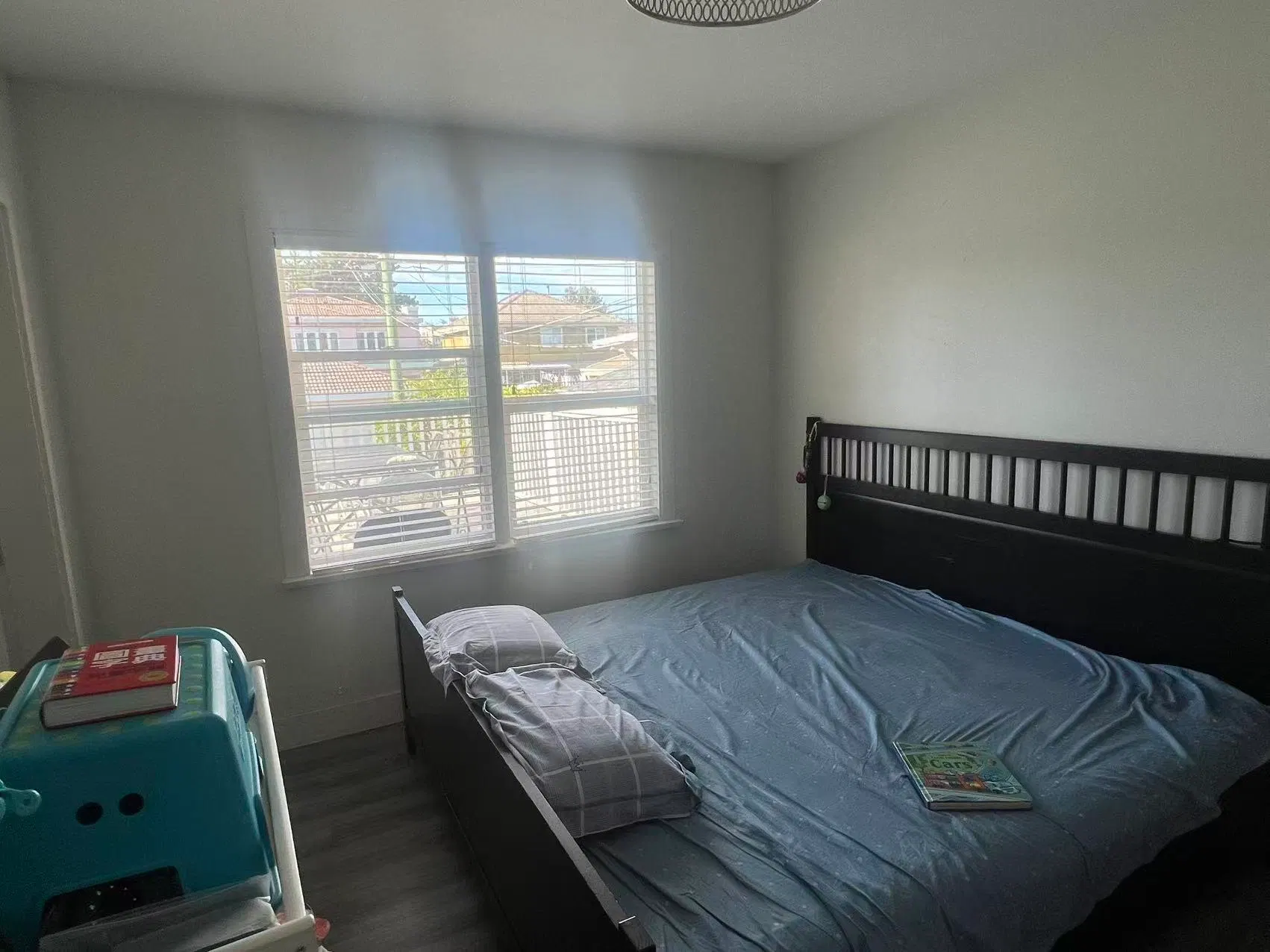 Photo 4 of 13 at 5491 Elizabeth Street