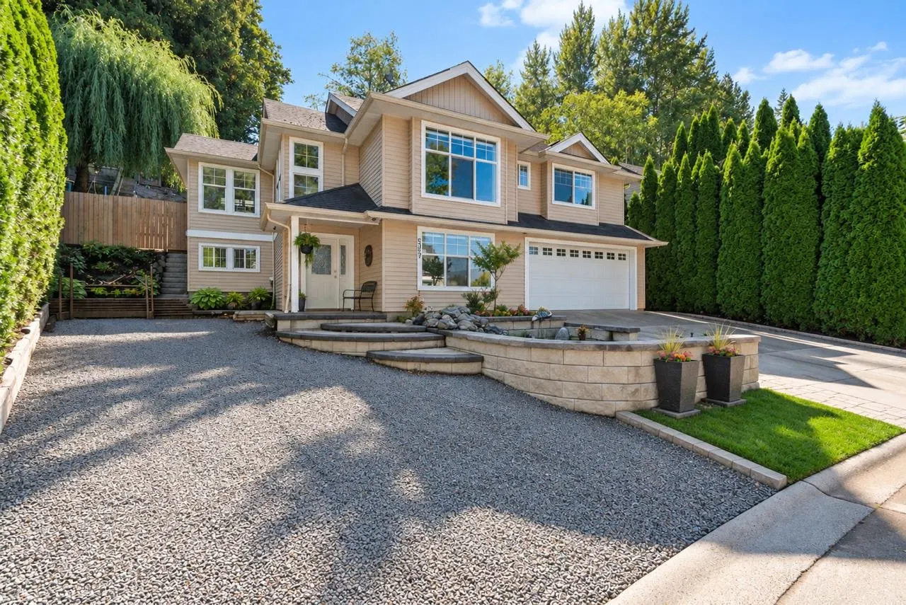 5379 Skyview Crescent