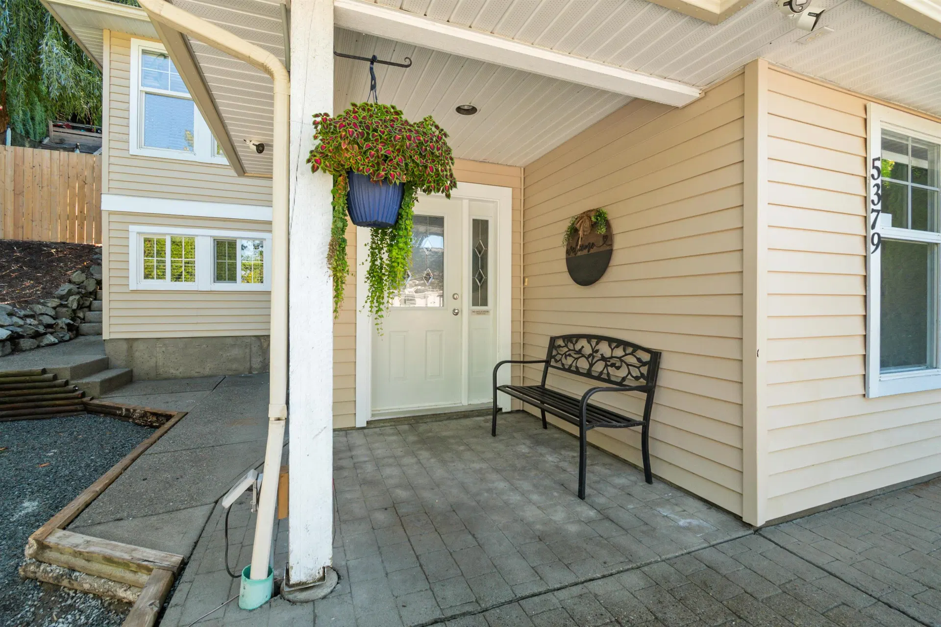 Photo 3 of 40 at 5379 Skyview Crescent