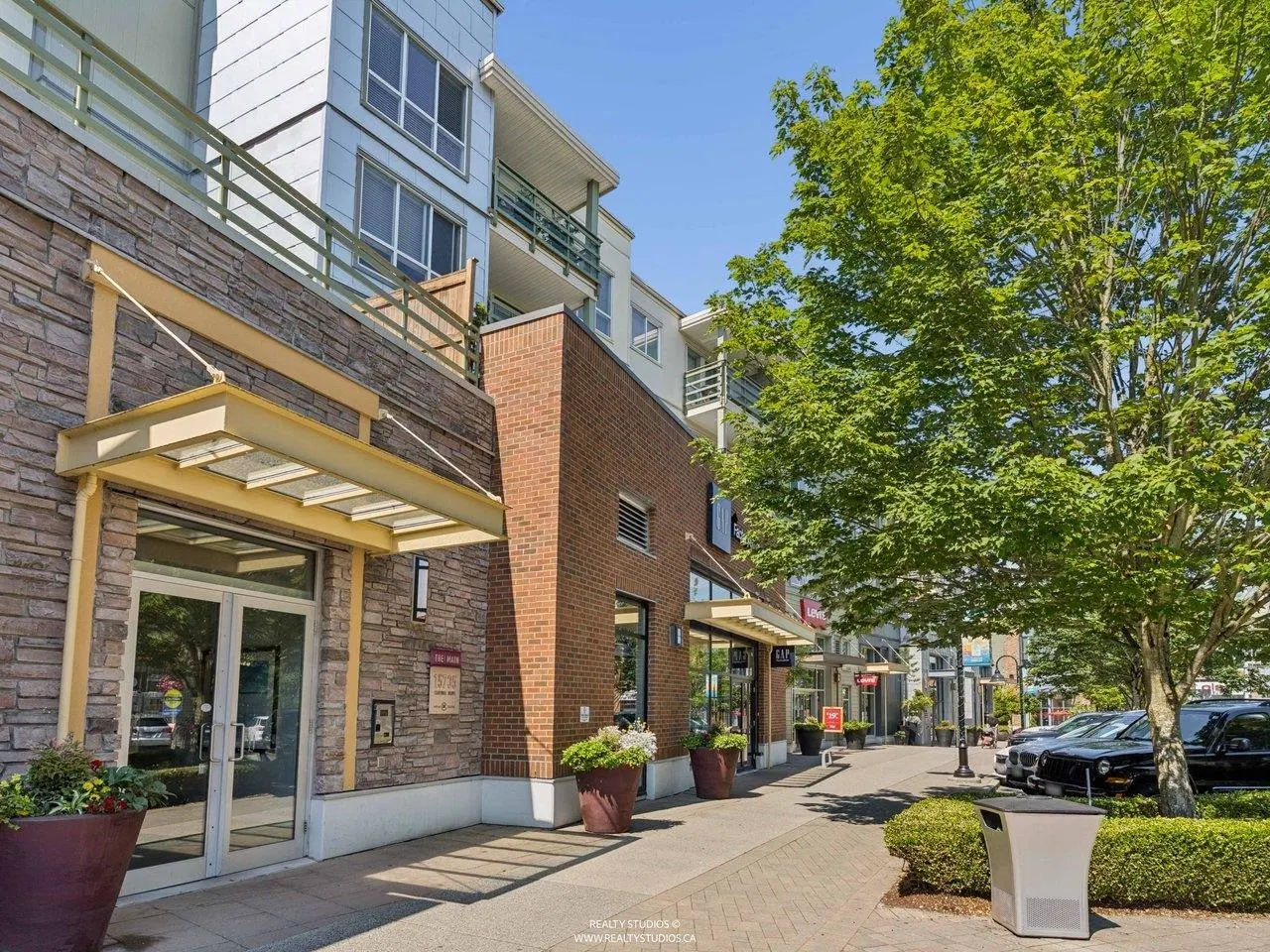 #215 – 15735 Croydon Drive