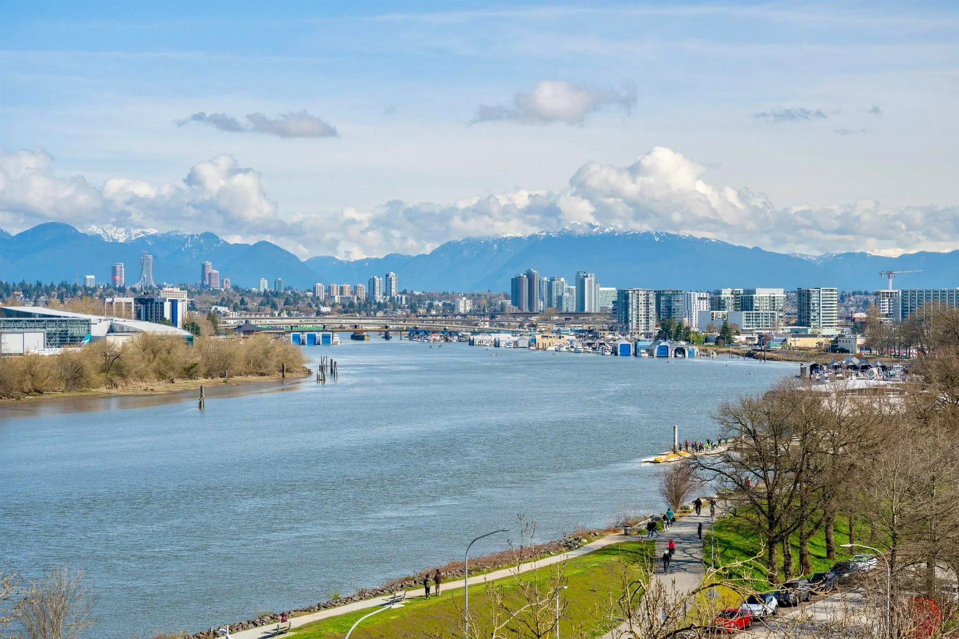 #605 – 6833 Pearson Way