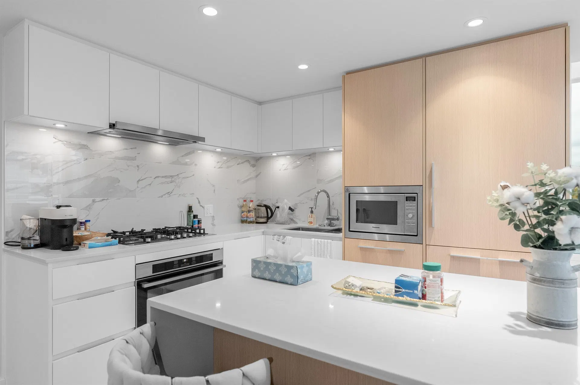 Photo 2 of 40 at #1902 – 1500 Fern Street