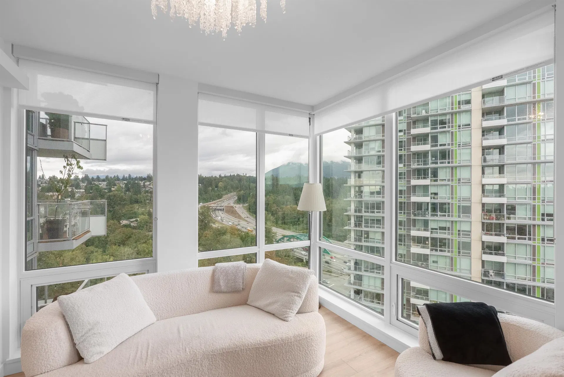 Photo 4 of 40 at #1902 – 1500 Fern Street