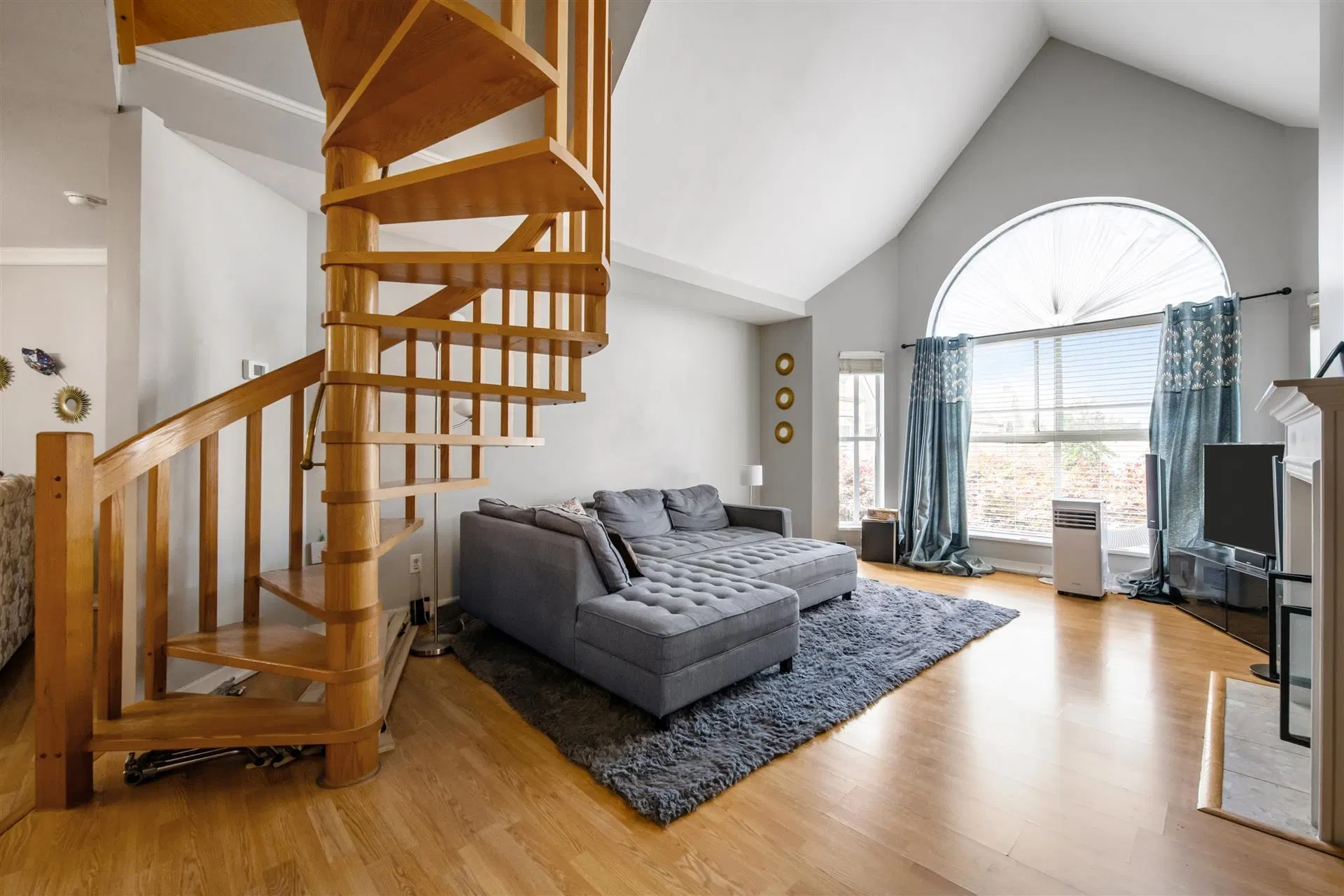 Photo 5 of 26 at #301 – 7151 S 121 Street