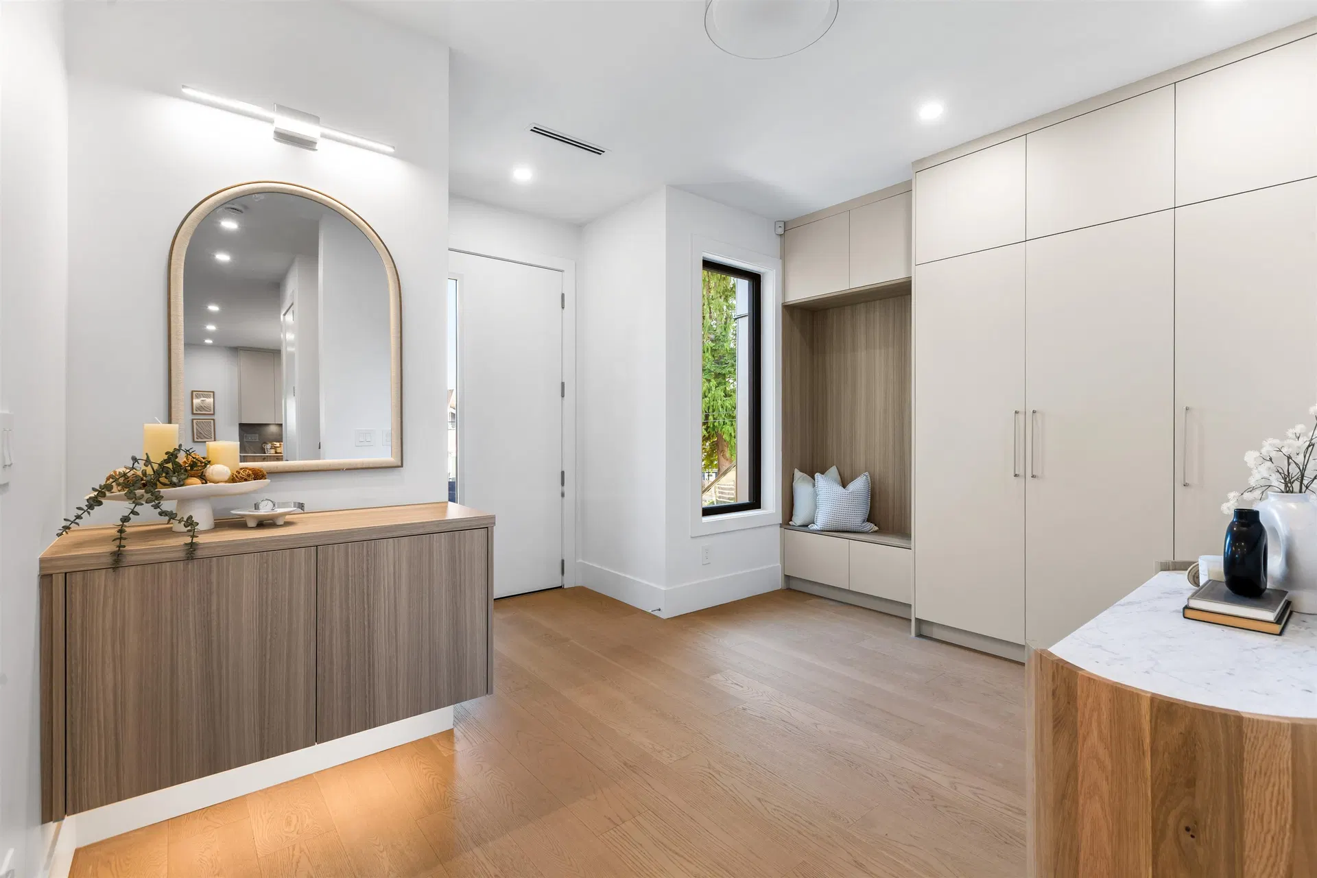Photo 4 of 30 at #2 – 7061 Paulus Crescent